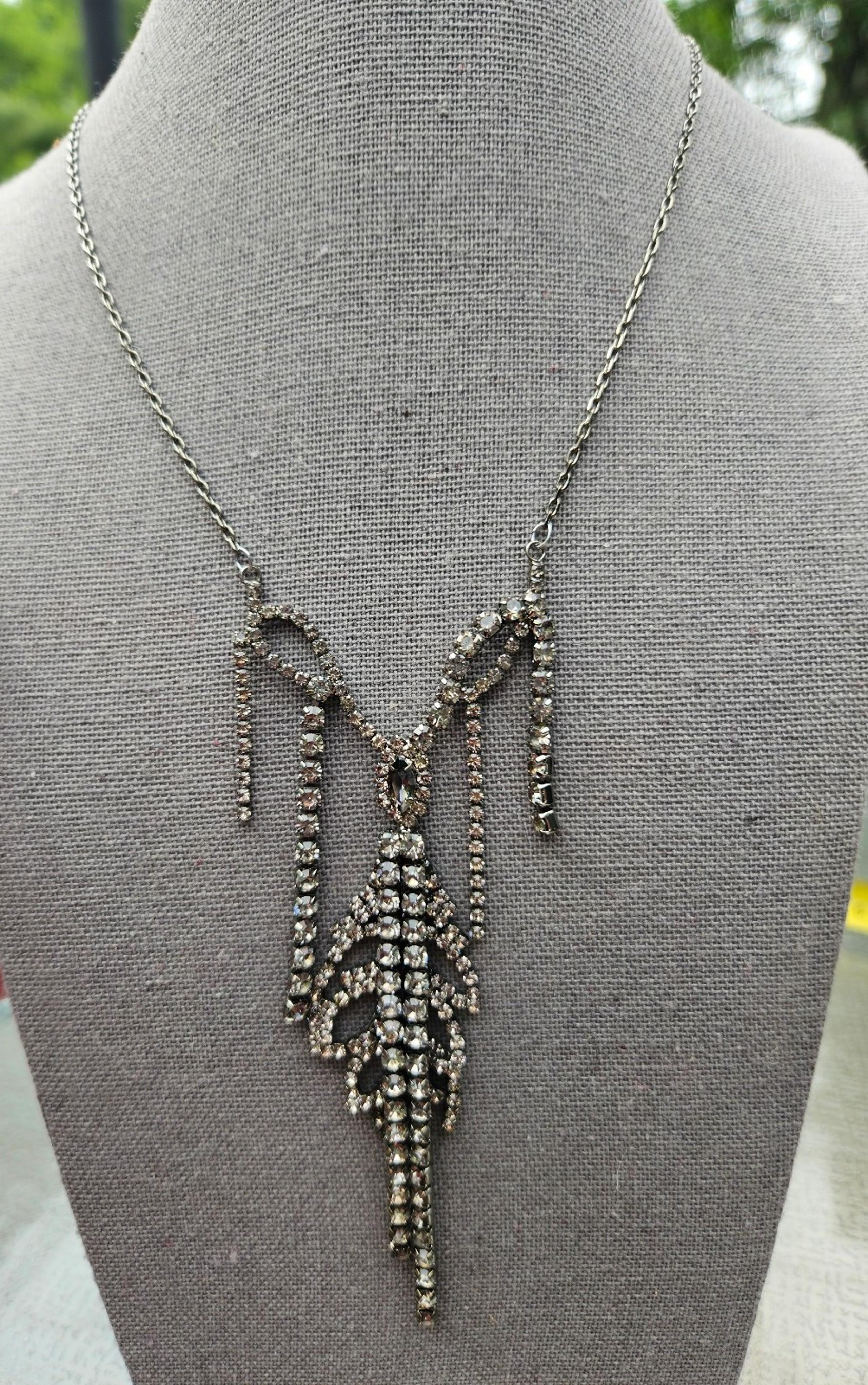 New Sparkly Vera Wang necklace