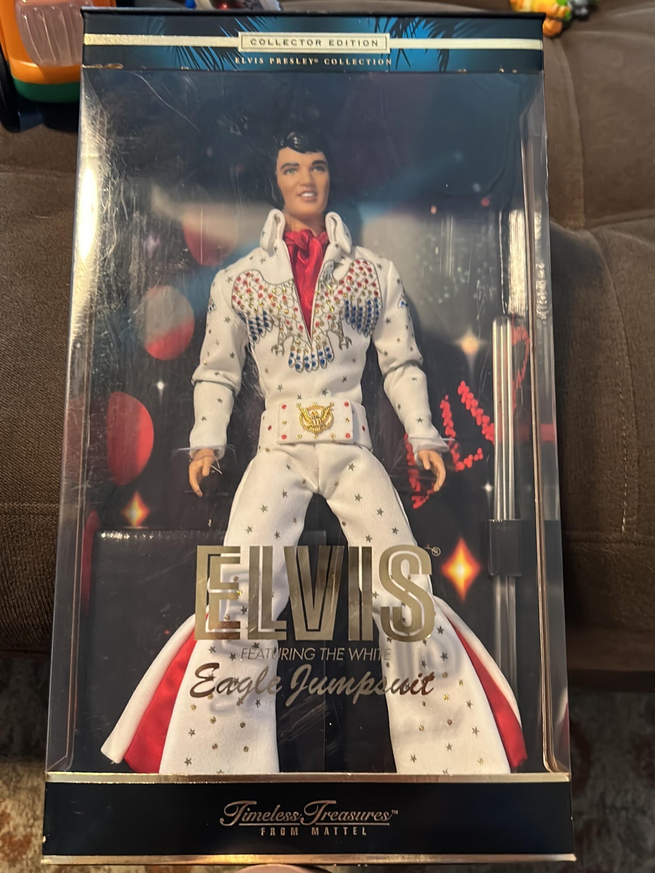 2000 Elvis Presley