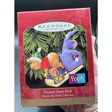 Brand New Hallmark Keepsake Ornament 1999 Winnie the Pooh Presents from Pooh -4D