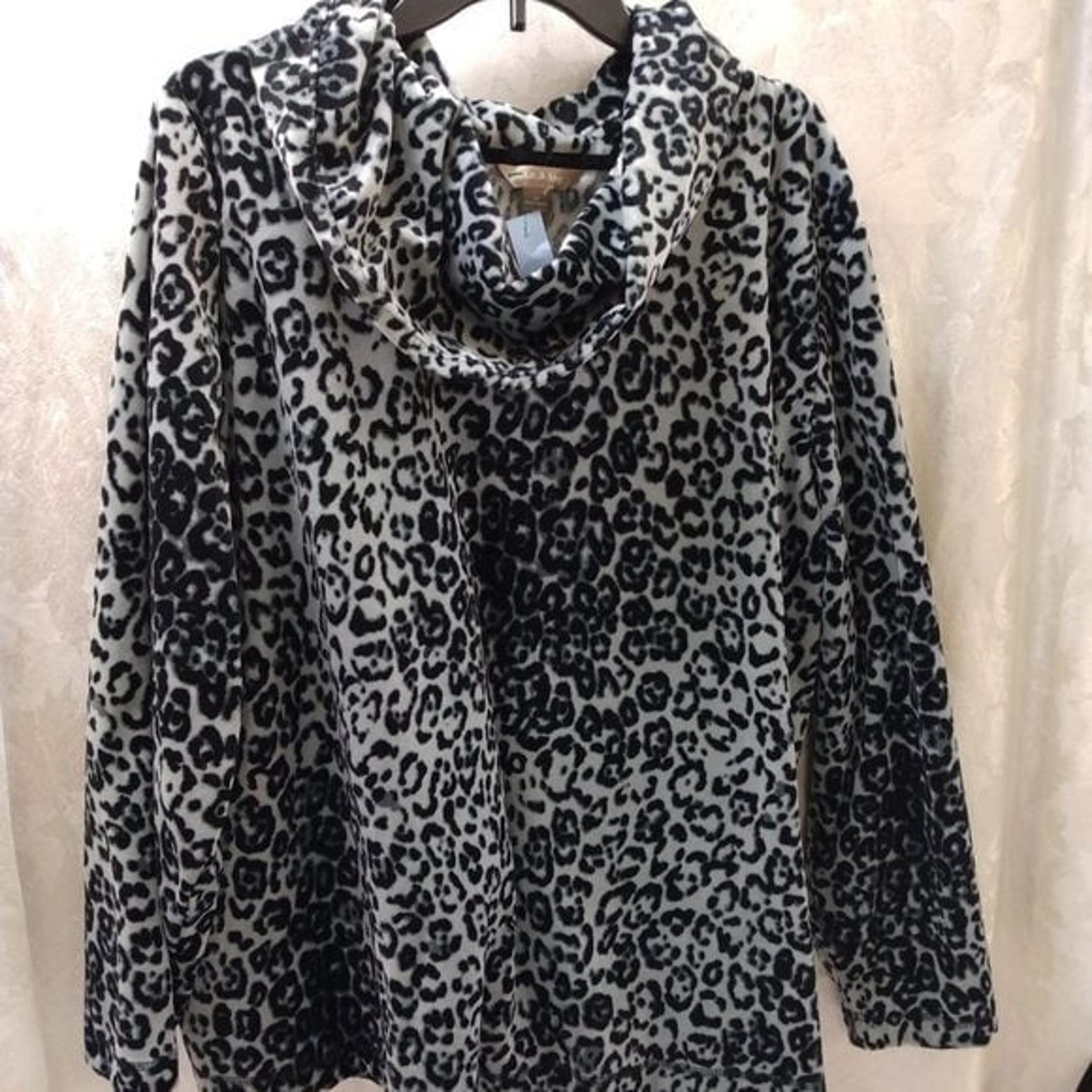 Size 4X White Stag Blue and Black Animal Print Cowl Neck Velour Pullover