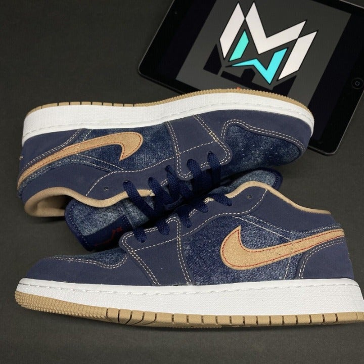 Nike Air Jordan 1 Low SE Denim GS shops Size 7Y/ Women’s 8.5 Navy Blue Gum DM4692-400