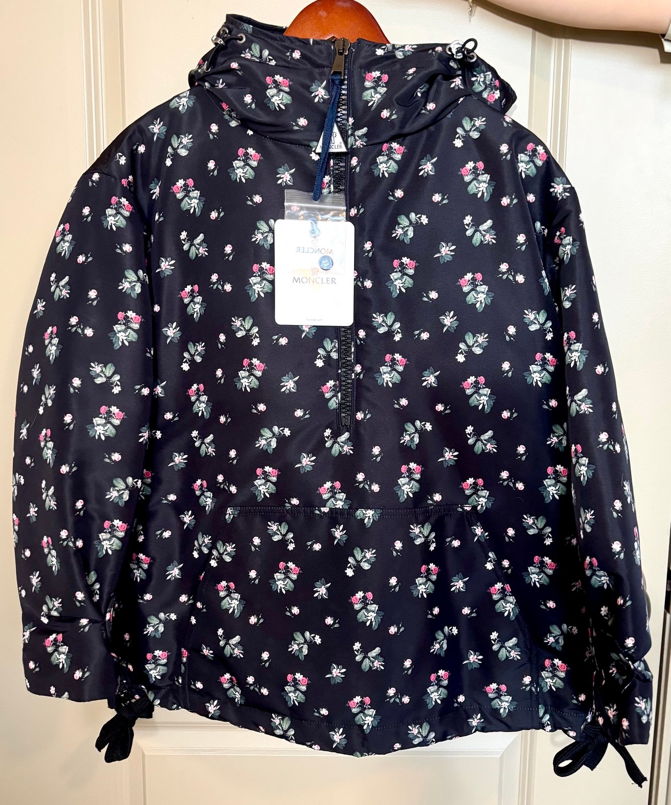 NWT Moncler Mirtus Giubbotto Floral Down Jacket size 1/S (MSRP 1590)