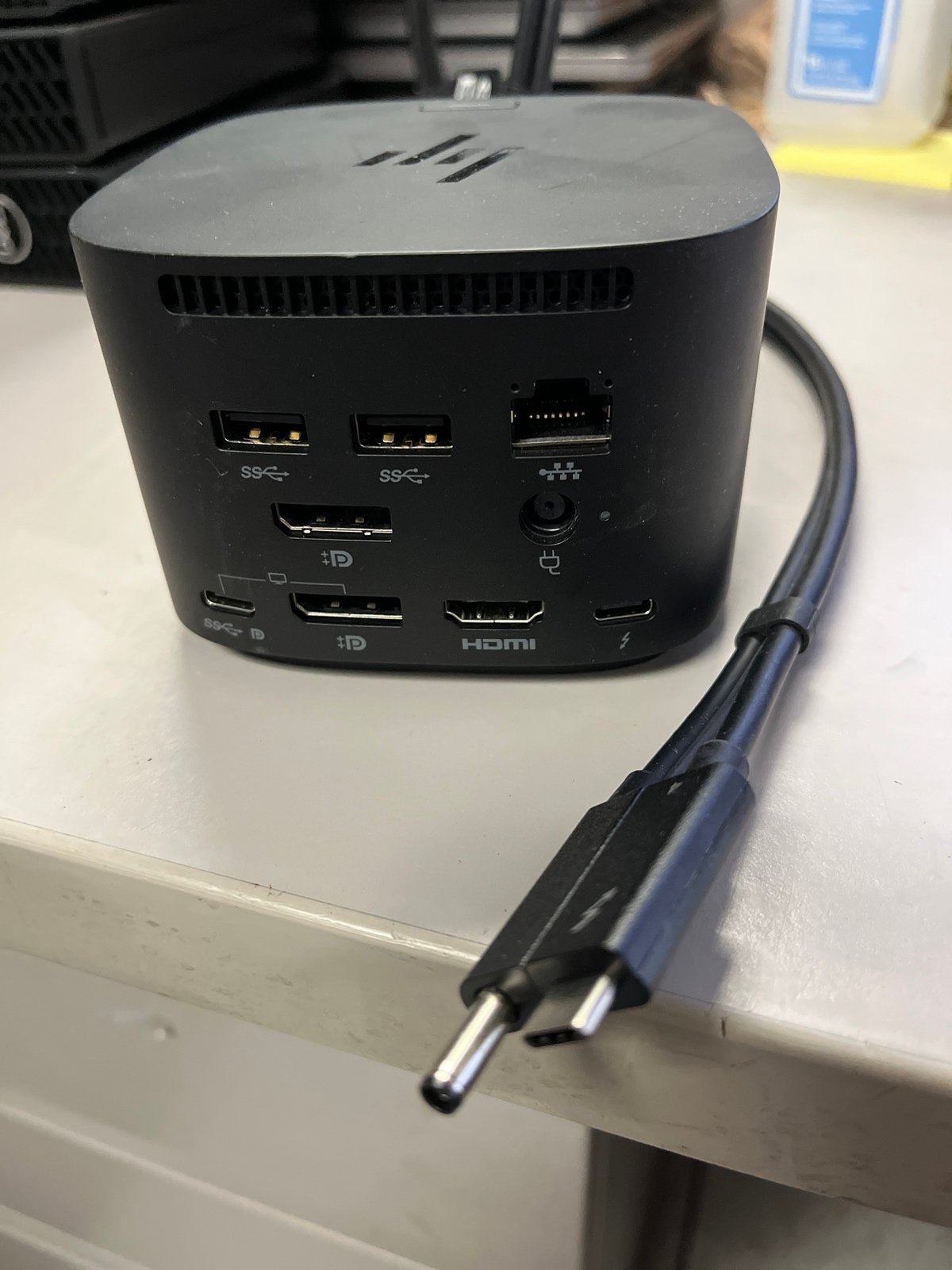 HP thunderbolt 280 watt G4 docking station.
