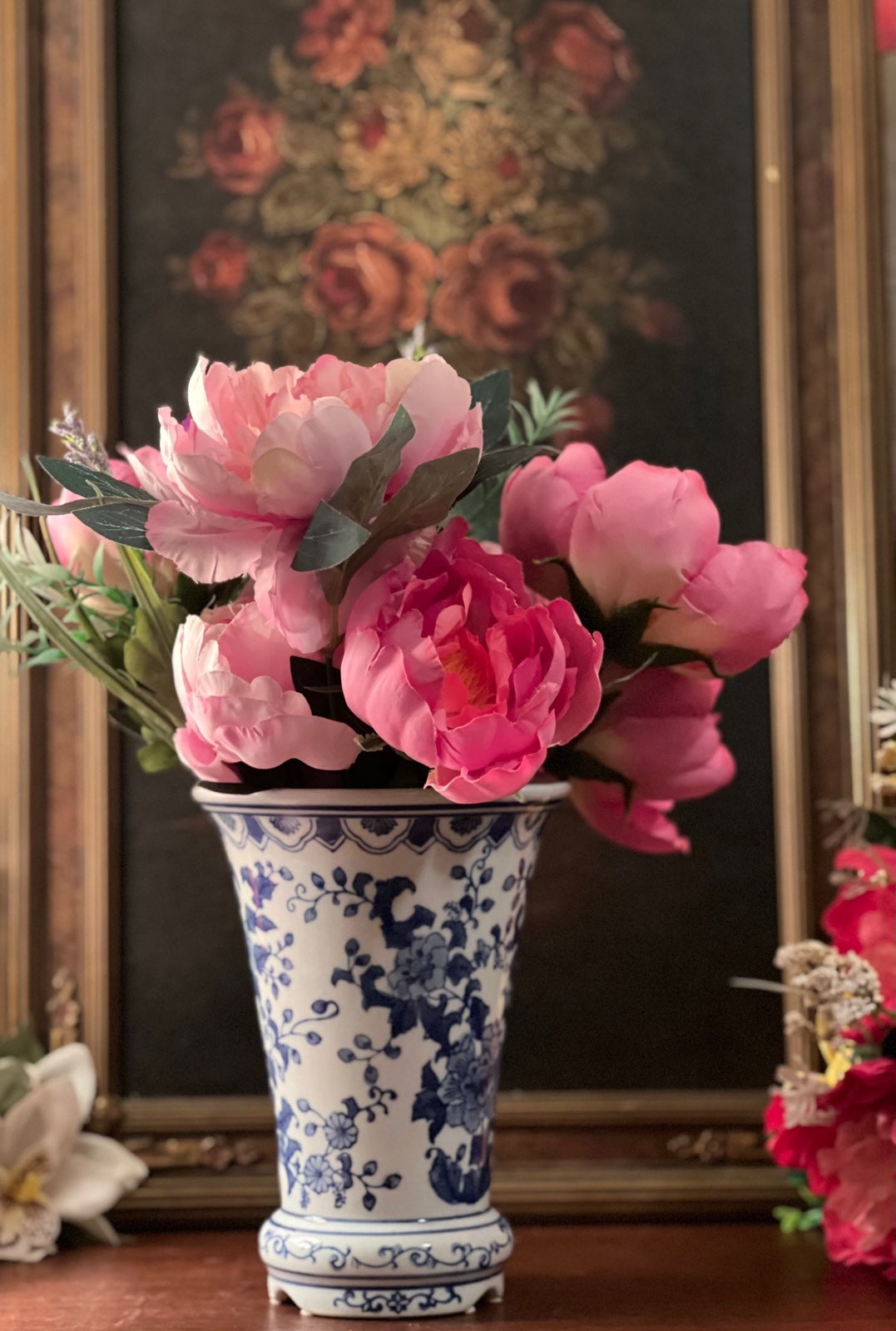 Decorative Floral Chinoiserie Blue & White Notched Vase
