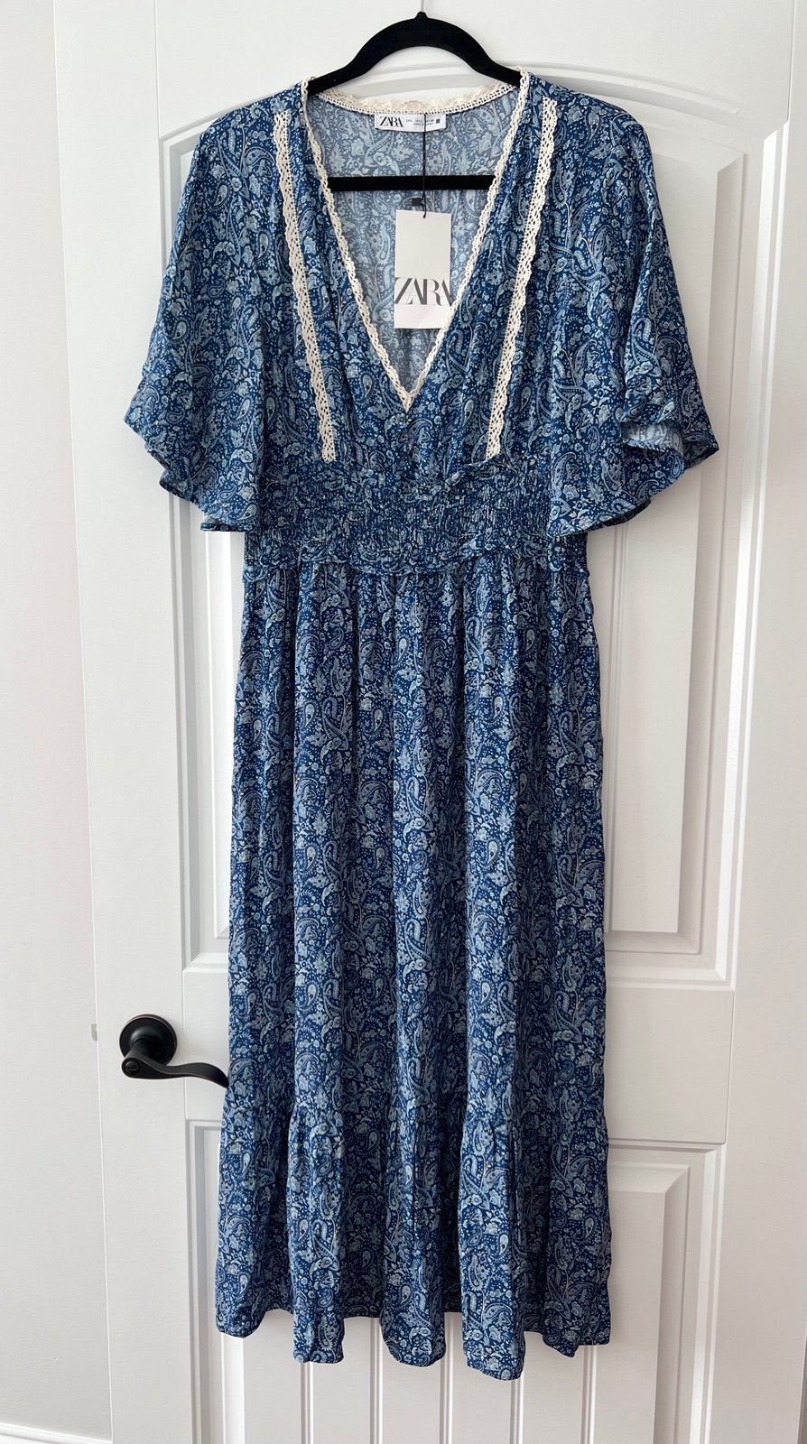 New Zara woman’s summer dress