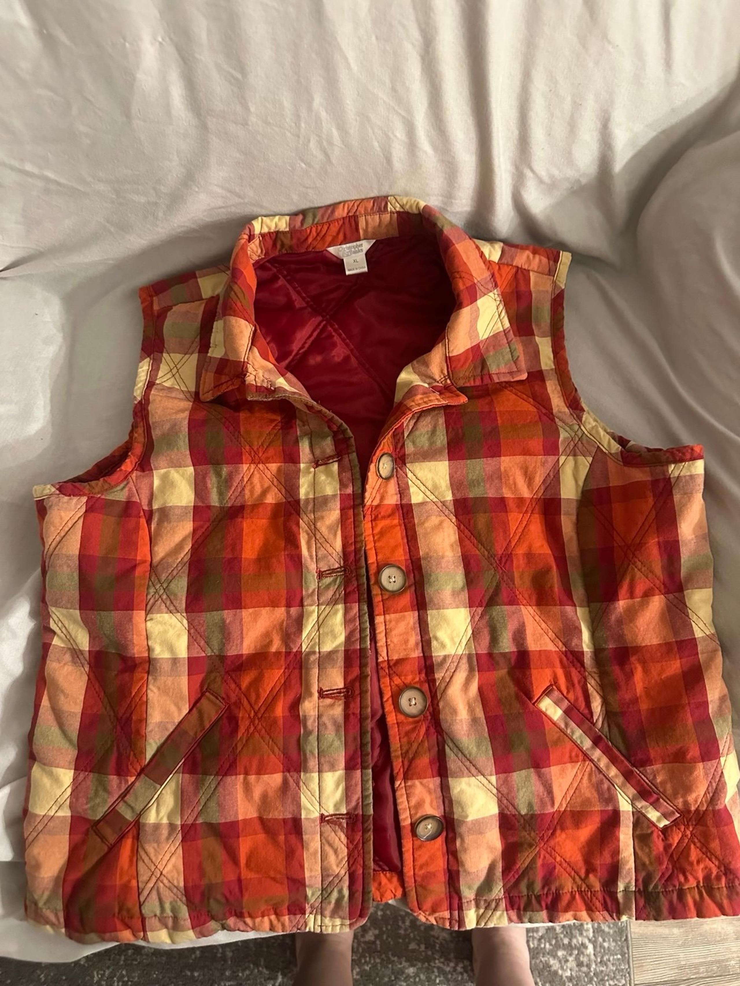 Vest Christopher and Banks