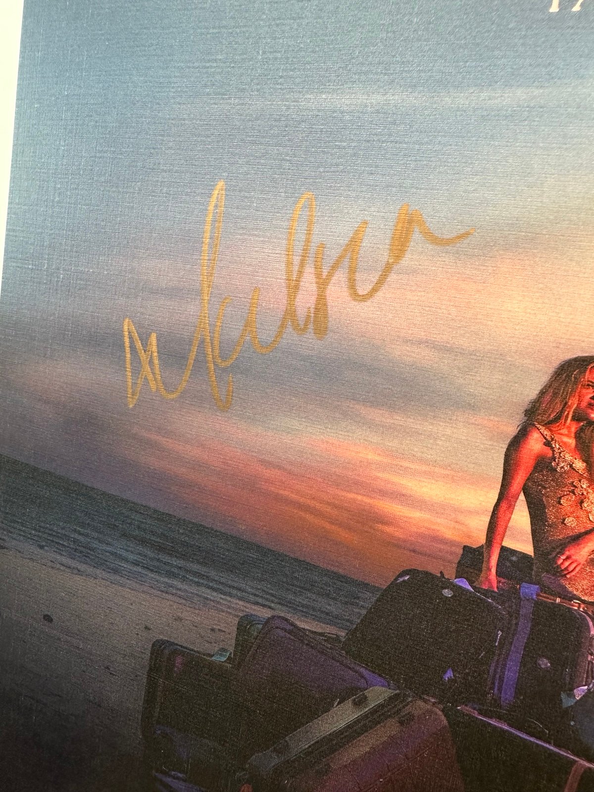 Signed Kelsea Ballerini Patterns