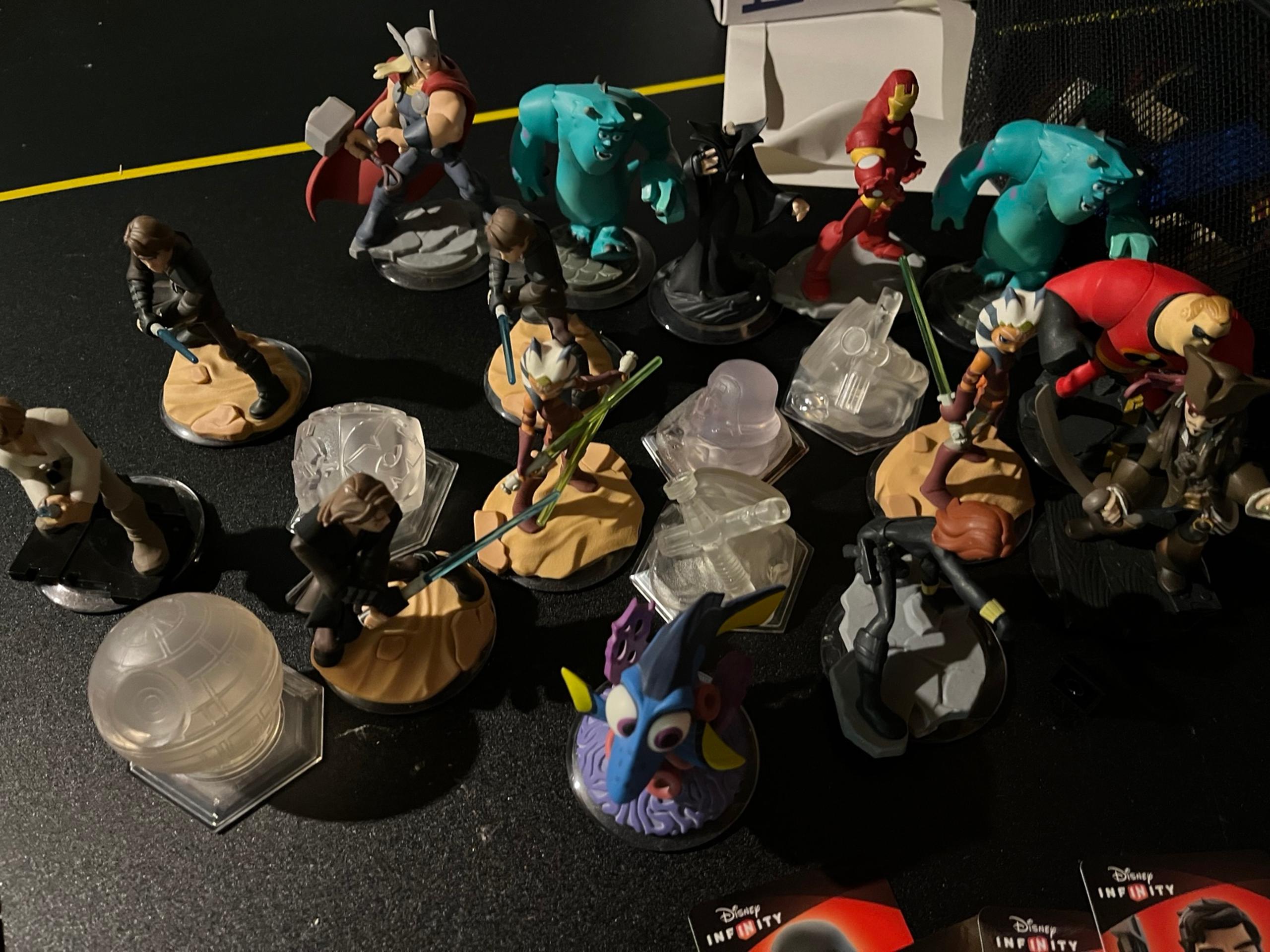 Large Disney infinity closeout lot.