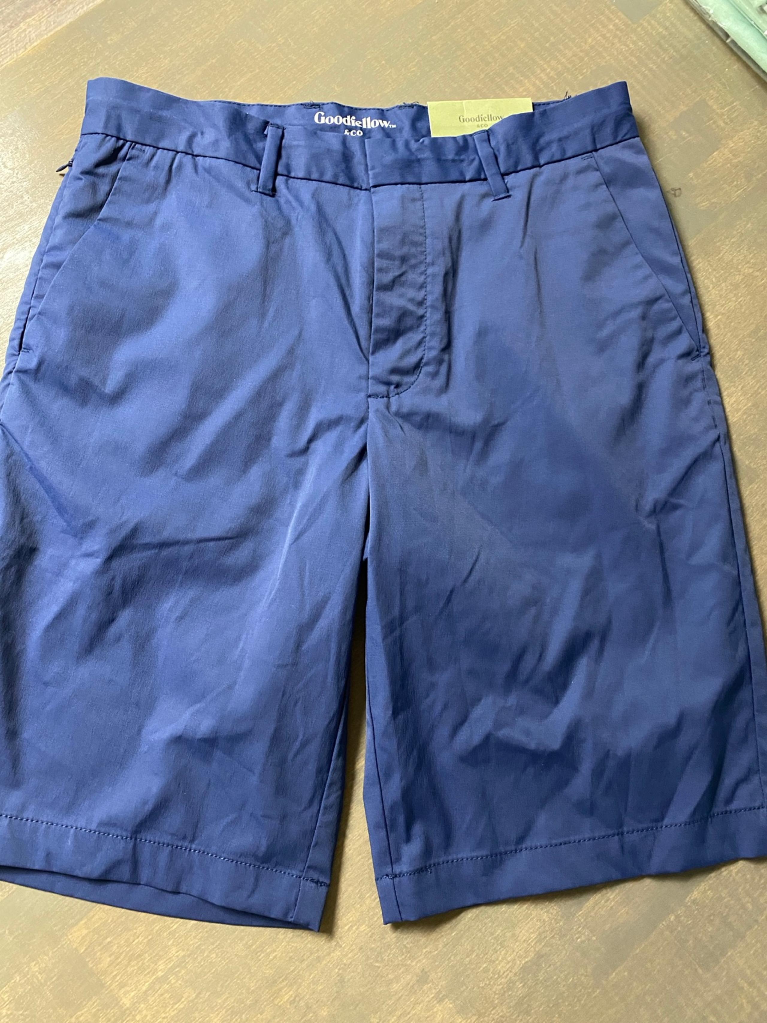 NEW MENS TECH SHORTS SZ 30