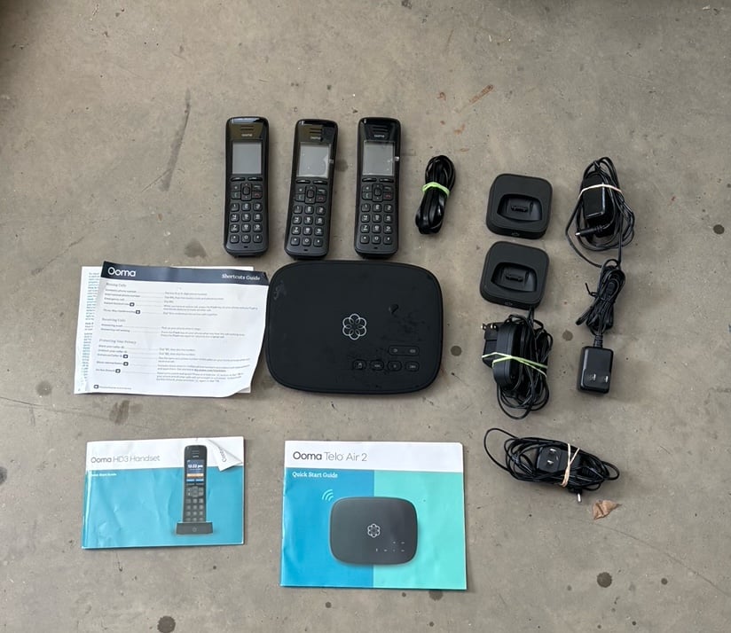 OOMA Telo Air TELOAIR105 3 Phones with Charging Bases TeloHS500