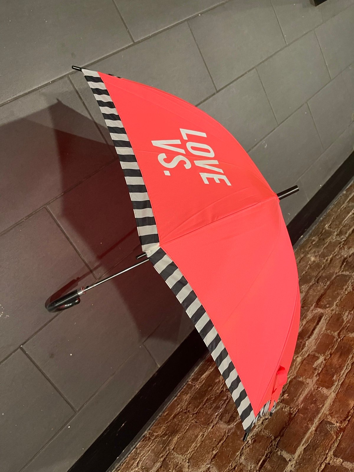 VINTAGE VICTORIA SECRET UMBRELLA