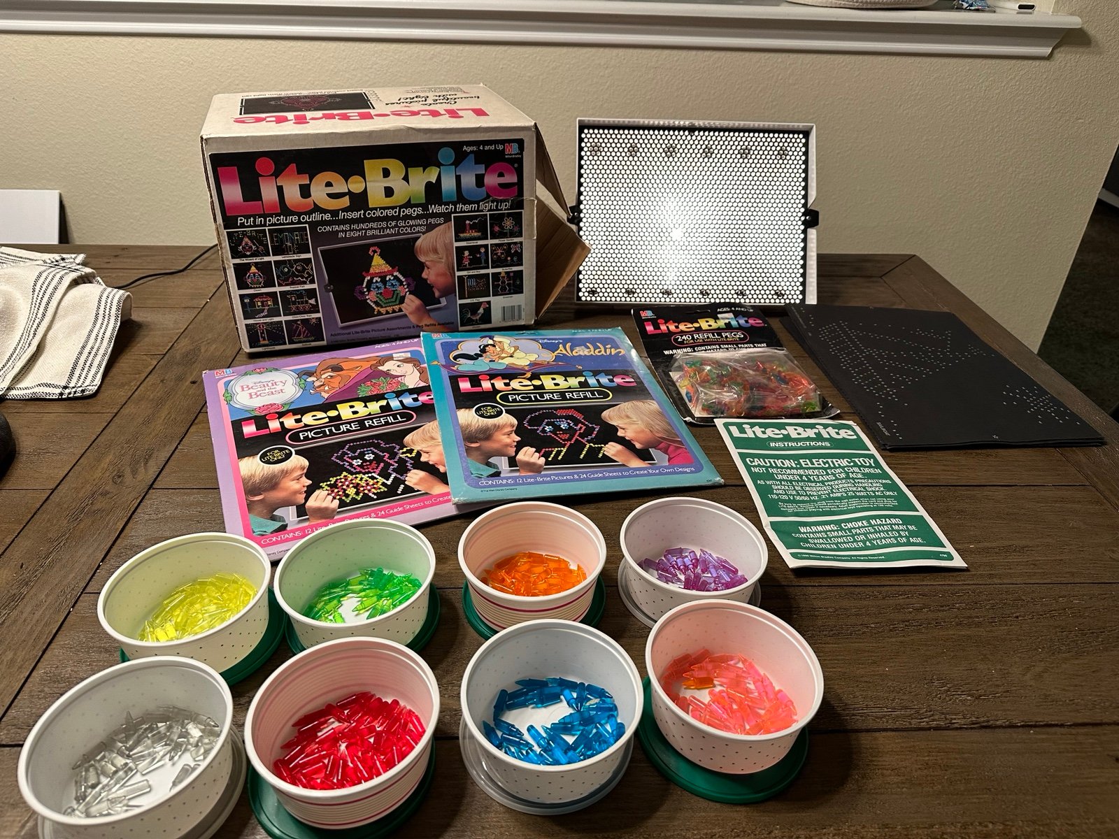 Vintage 1990 LITE BRITE Milton Bradley WORKS Disney Refill Pages & Refill Pegs