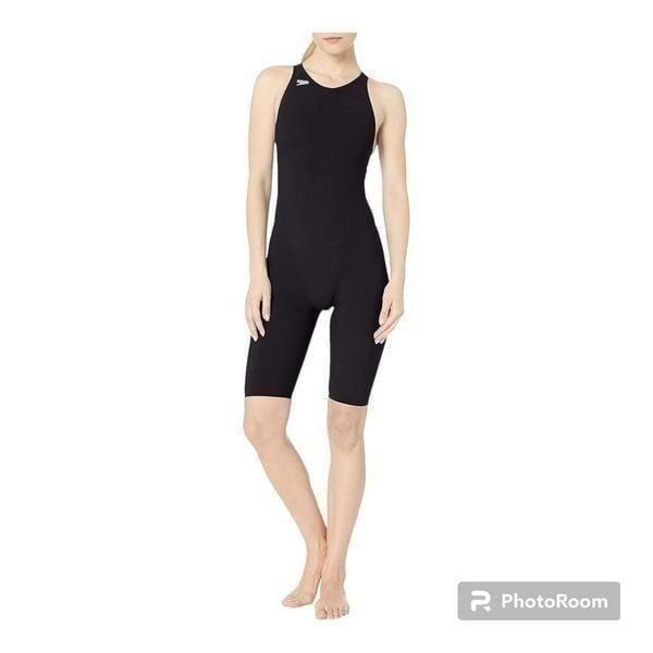 Speedo Female Swimsuit-Powerplus size 24 Kneeskin