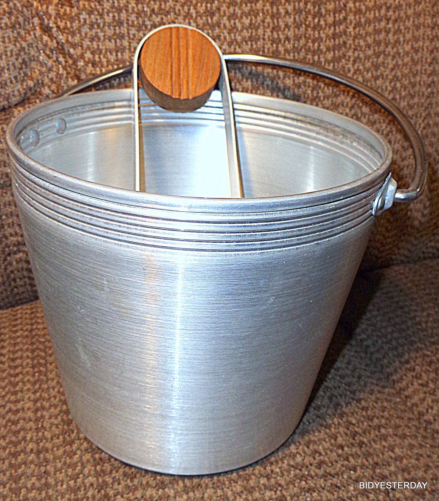 Art deco MCM spun aluminum barware cocktail ice bucket w thongs WB west bend