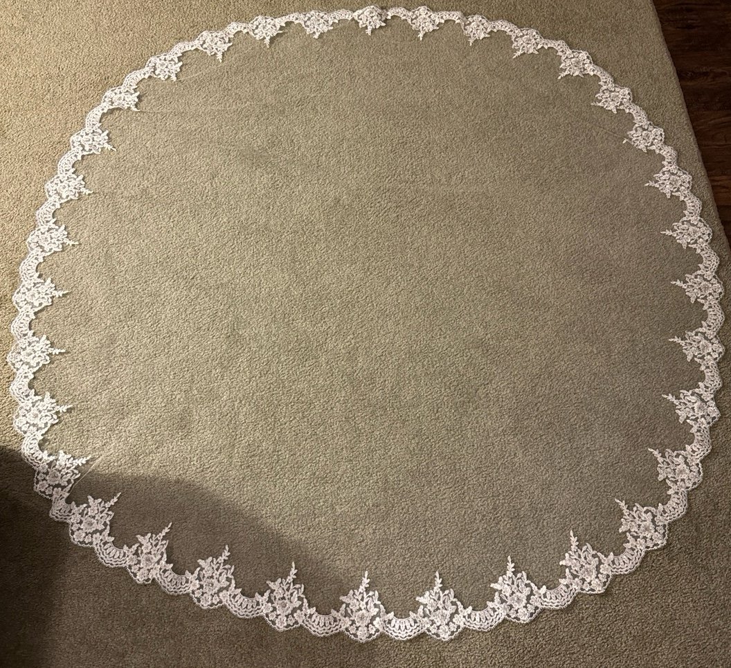 White Bridal Wedding Veil With Comb 60x60 Inches