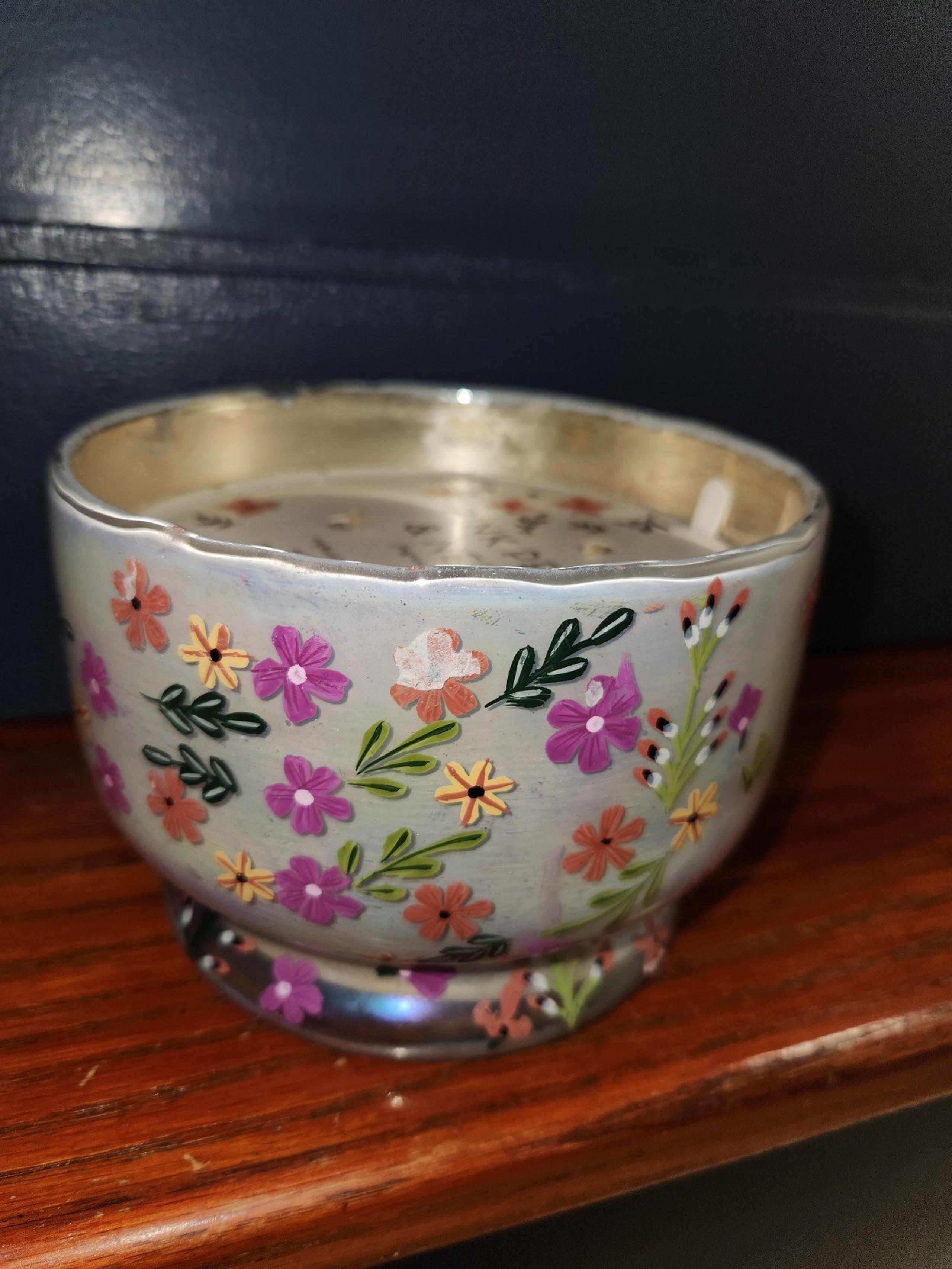 ANTHROPOLOGIE
FRAGRANCED CANDLE - PEONY & NEROLI