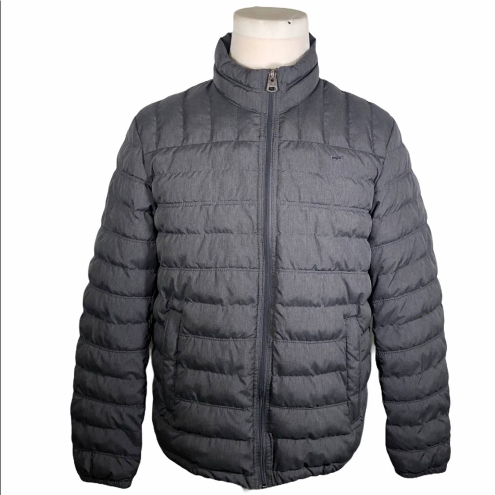 Levi’s Puffer Jacket Size M