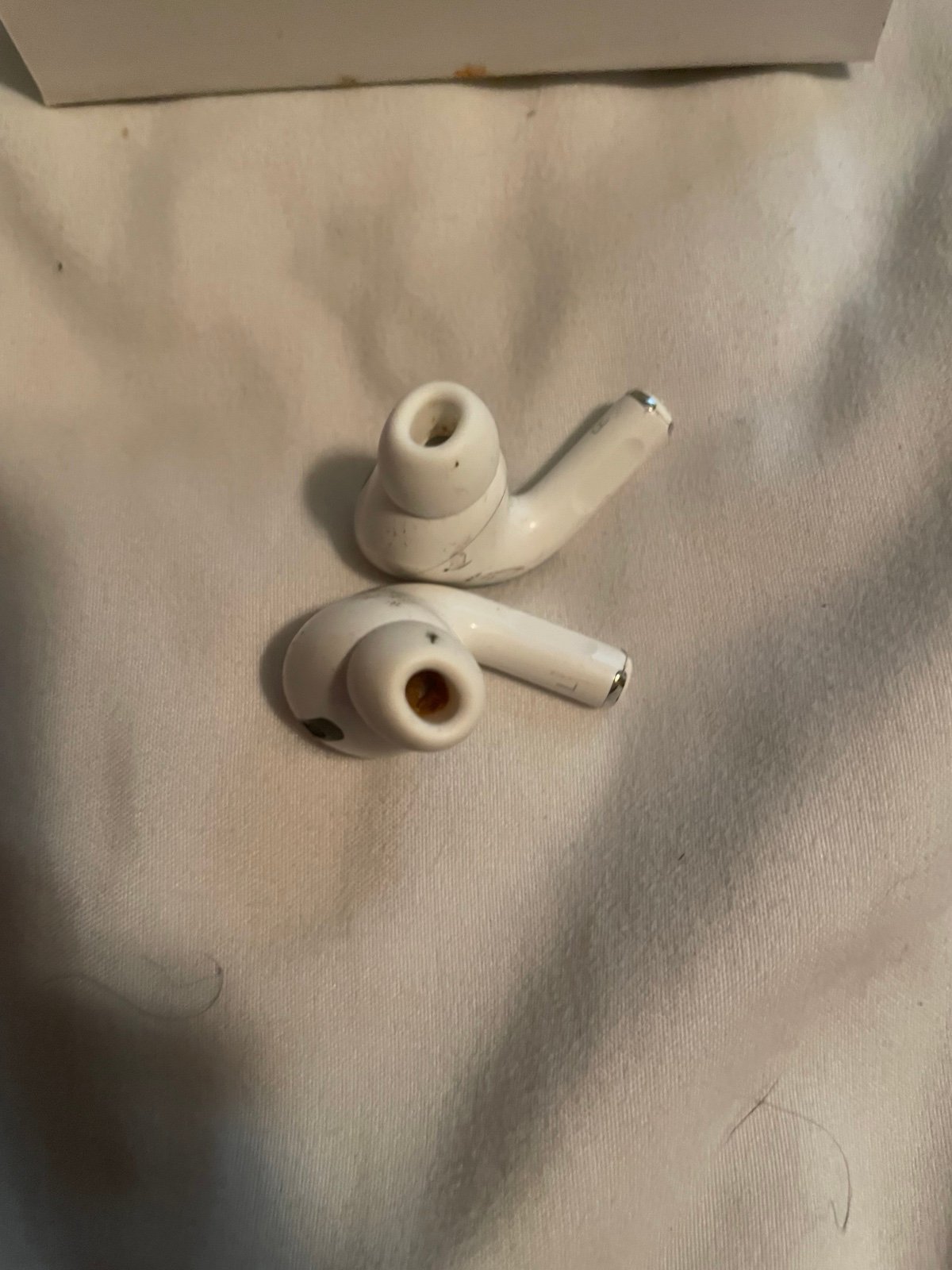 Apple air pod pro right