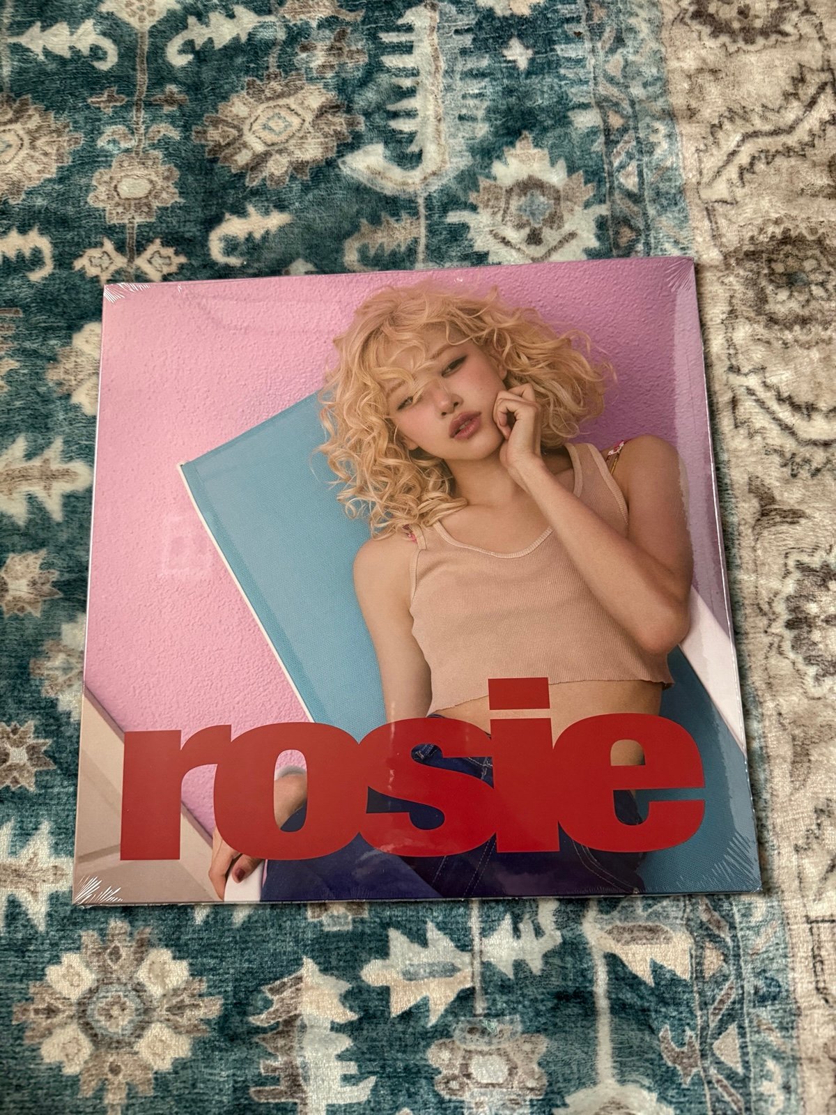 ROSÉ ‘rosie’ vinyl