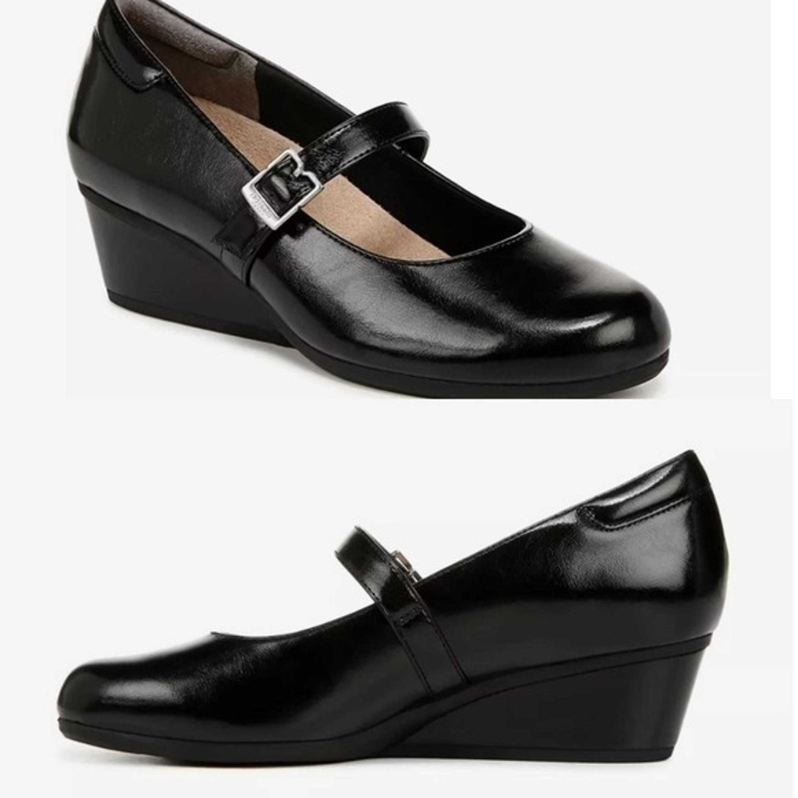 Dr. Scholl's Be Ready Mary Jane Wedge Pump
