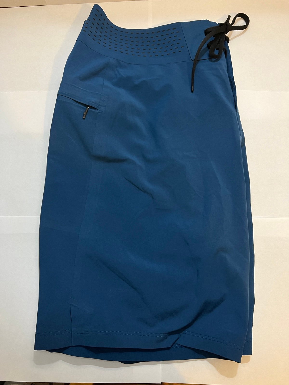 Lululemon Mens Blue Shorts Size 32