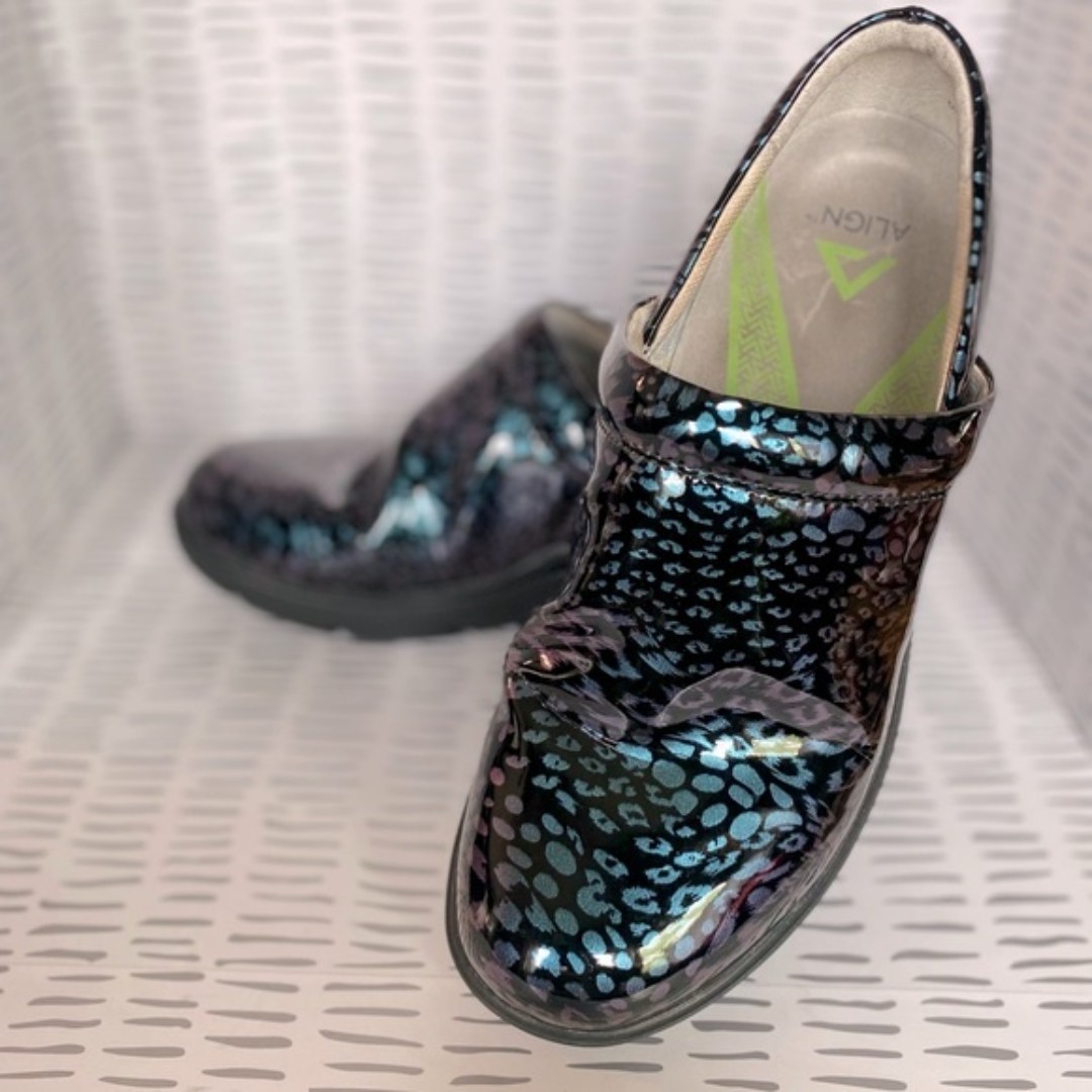 Nursemates Align Indya Clogs size 8.5 wide