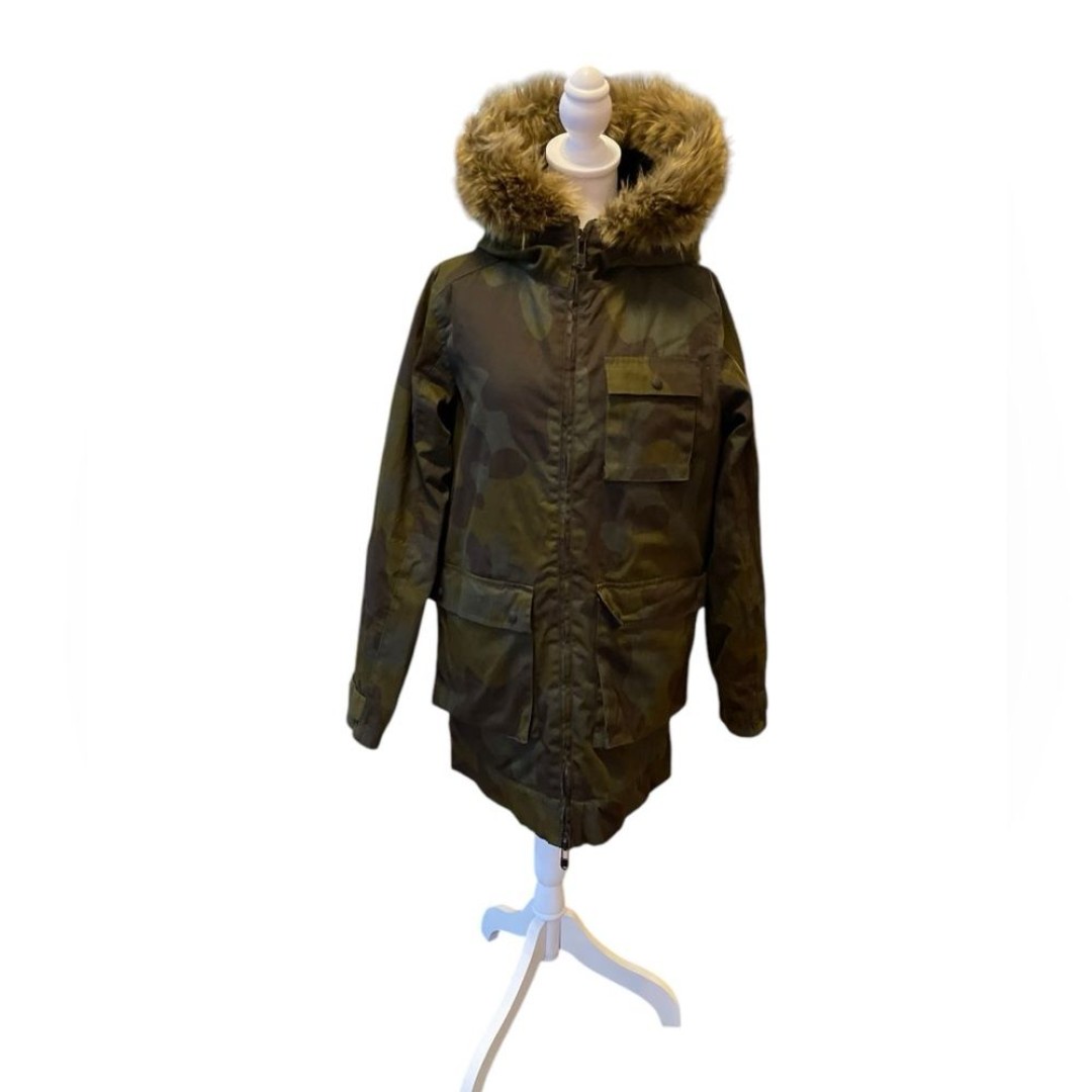 Burton BRTN Camo Winter Coat Jacket With Fur Hood Womens Size Small
