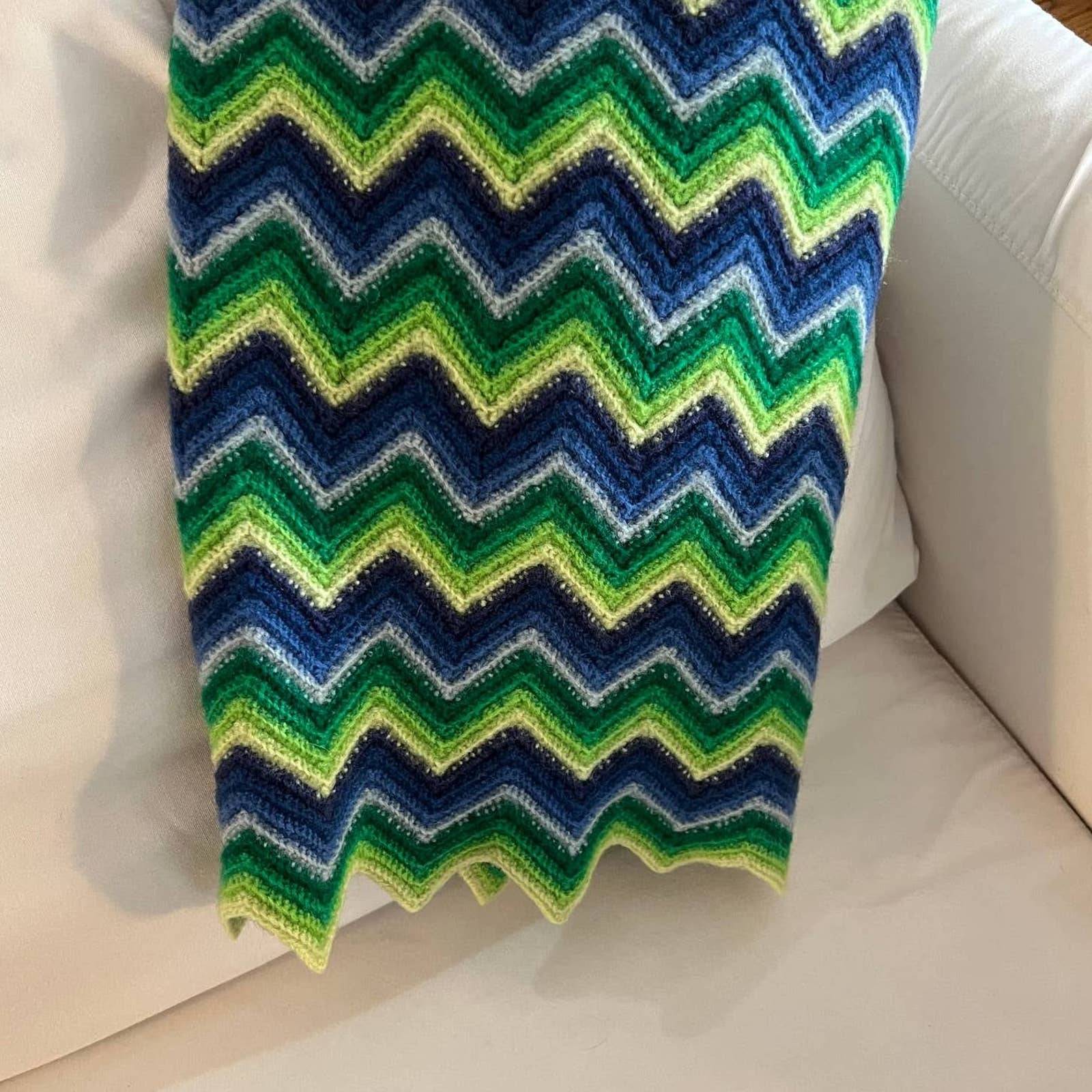 Jonathan Adler Inspired Mod Chevron Stripe Throw Baby Stroller Blanket  EUC