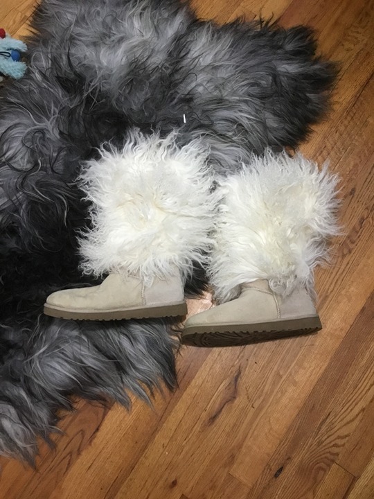 UGG Curly lamb boots size 11 New
