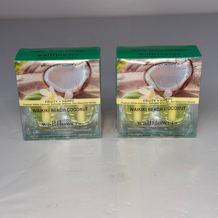 Bath & Body Works Waikiki Beach Coconut Wallflower Refill Lot of 2 Packs 4 Bulbs