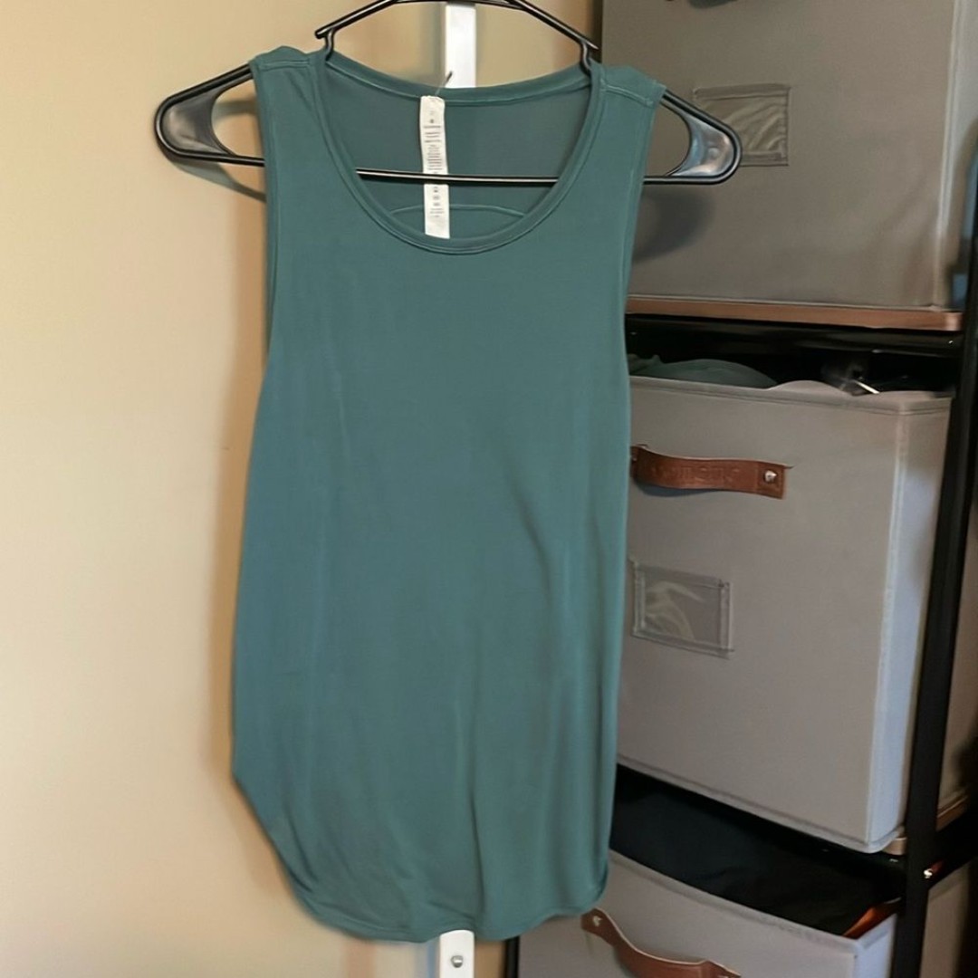 Lululemon Round Two Tank Top Sz 2 Green Smoke 228