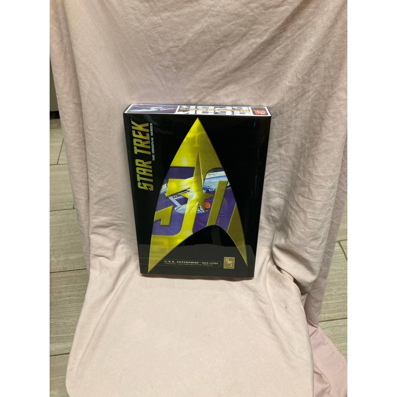 AMT Star Trek U.S.S. Enterprise NCC-1701 - 1:650 Scale Plastic Model Kit - New