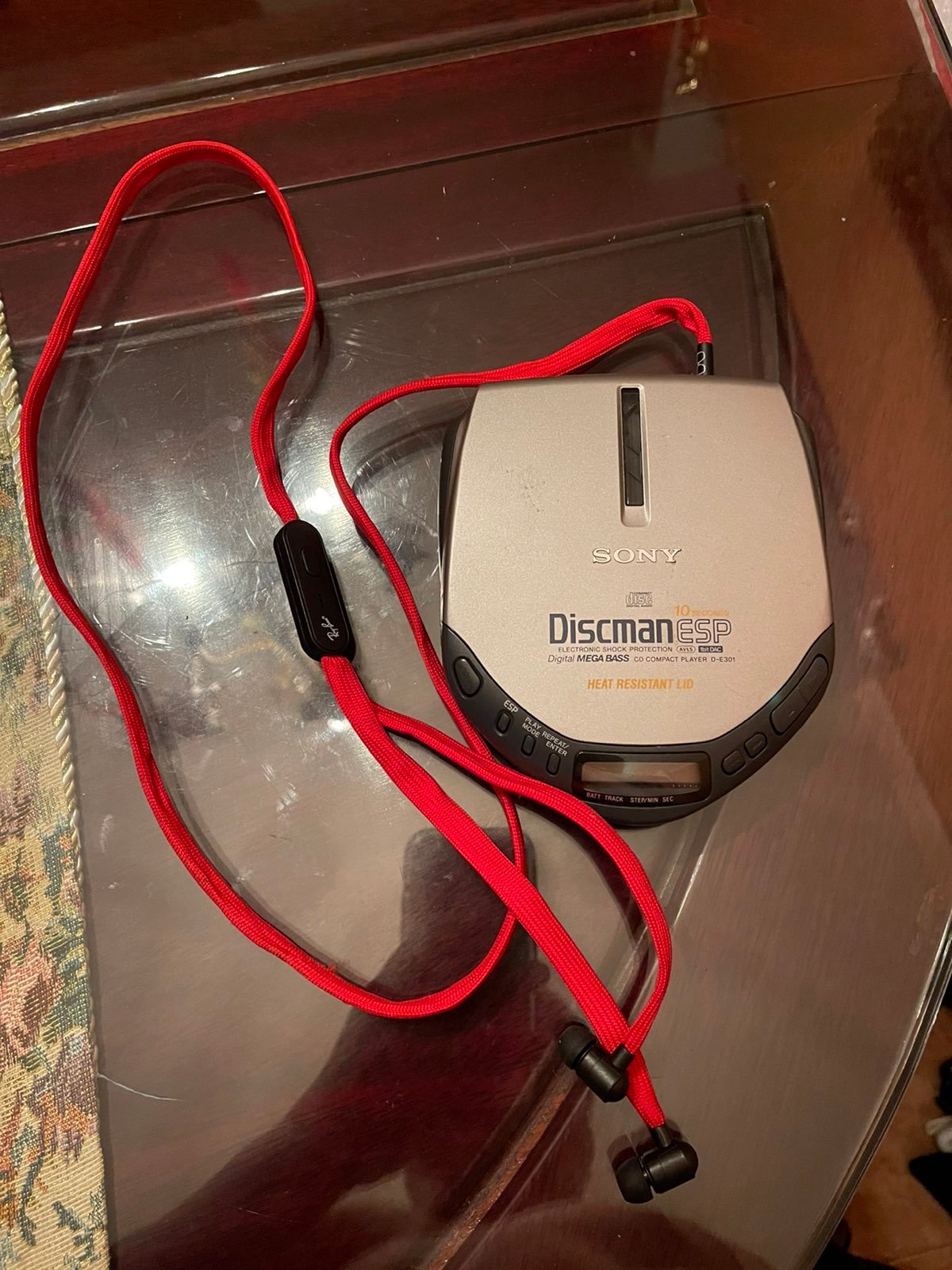 Sony Discman D-E301 ESP CD With RayBan Headphones