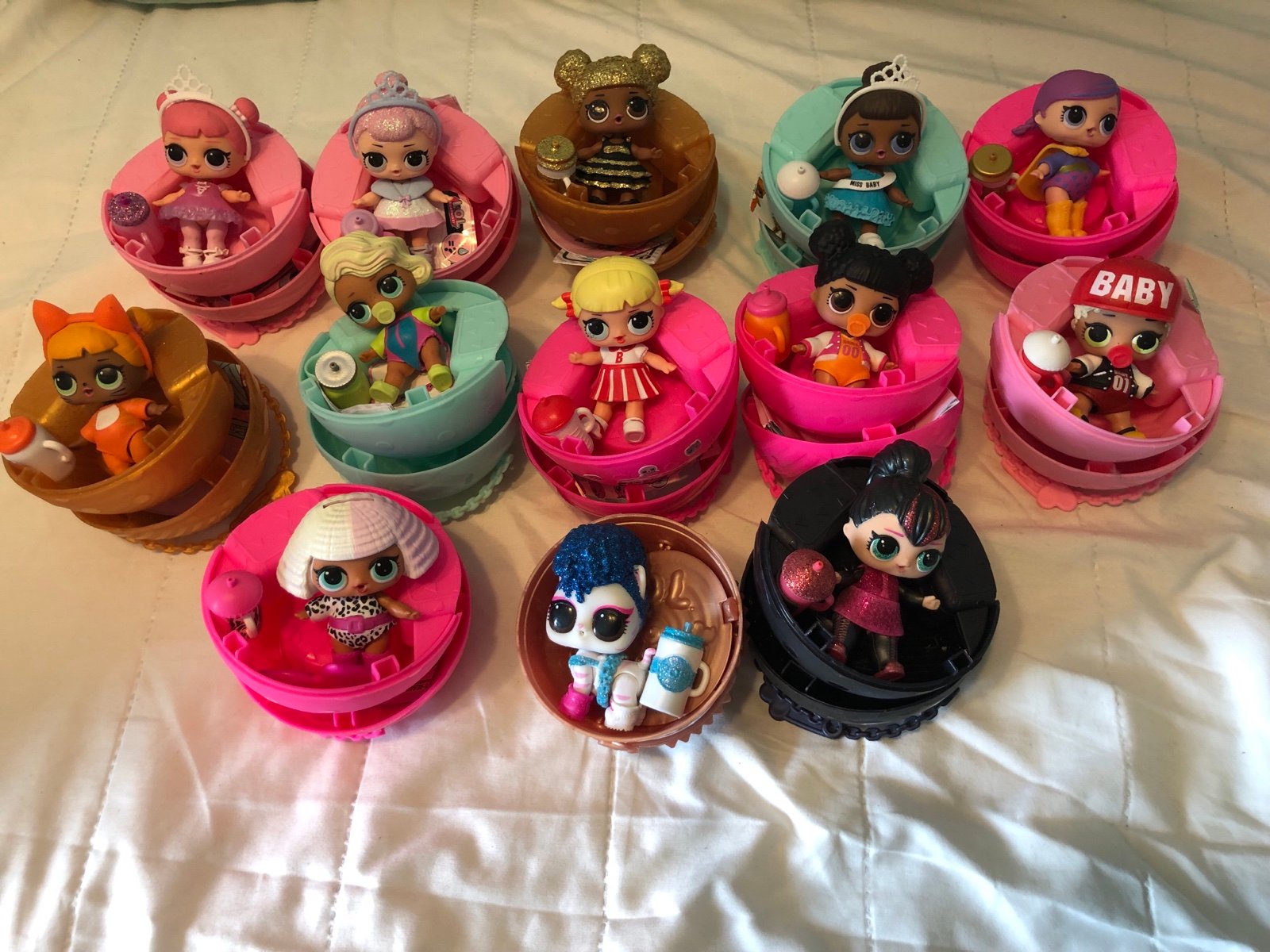 LOL Lot in balls INCLUDING 3 RARES 13 pieces