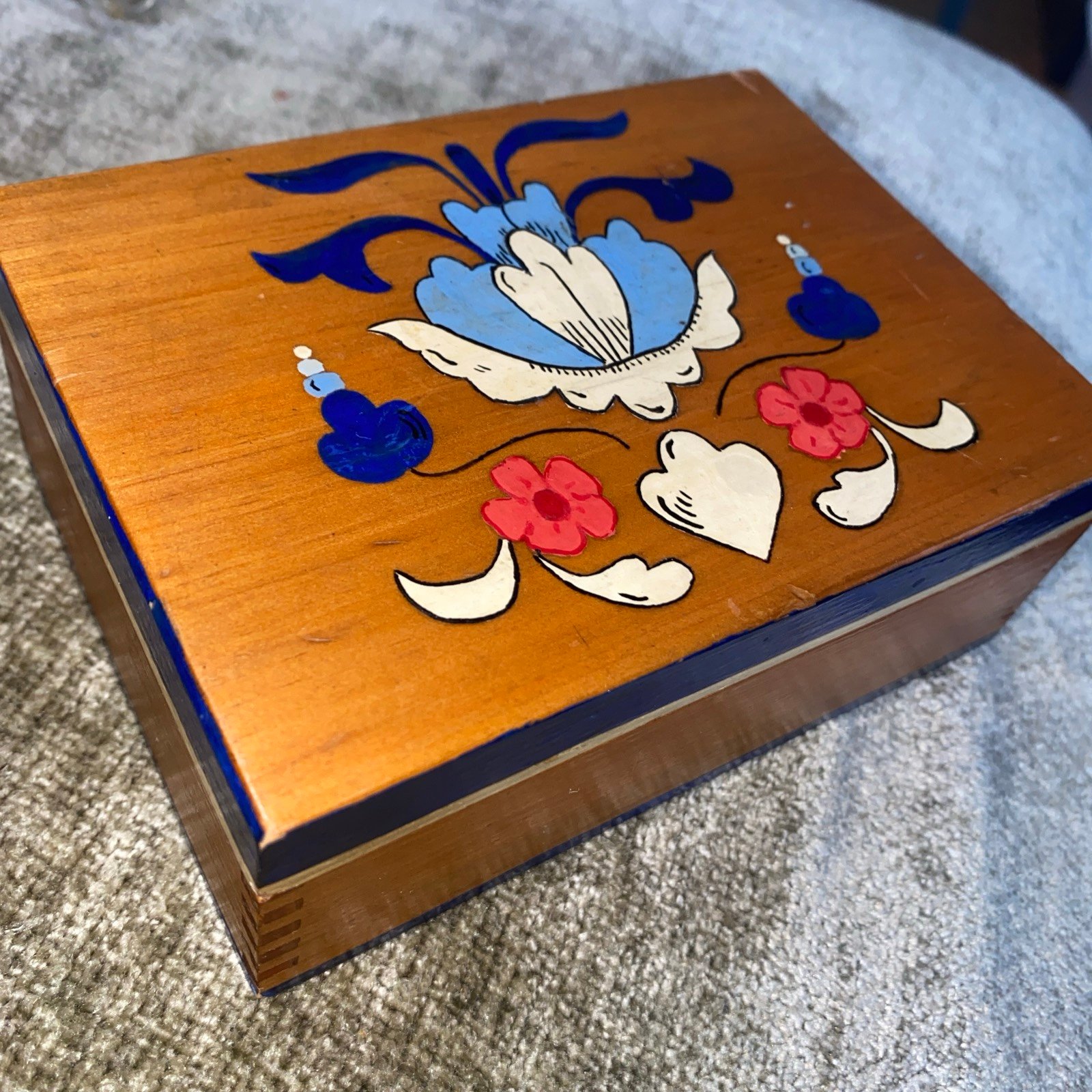 Vintage Hand Painted Folk Art Dutch Amish Wood Bread Box Country Farmhouse Meas
