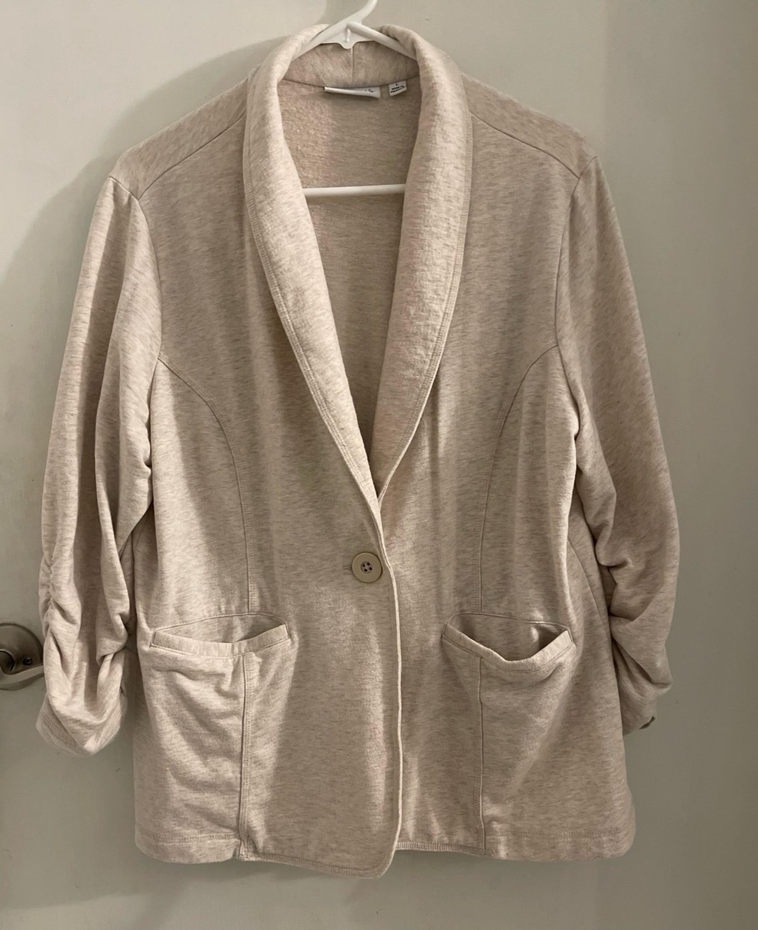 Susan Graver  Blazer Beige 3/4 Ruched sleeve pockets button