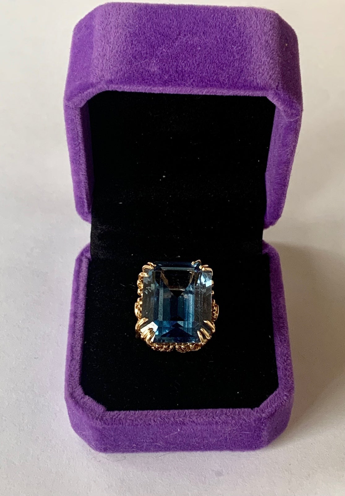 14k Vintage 24.5ct synthetic blue Spinel statement ring yellow gold 14k Vintage 24.5ct synthetic blue Spinel statement ring yellow gold