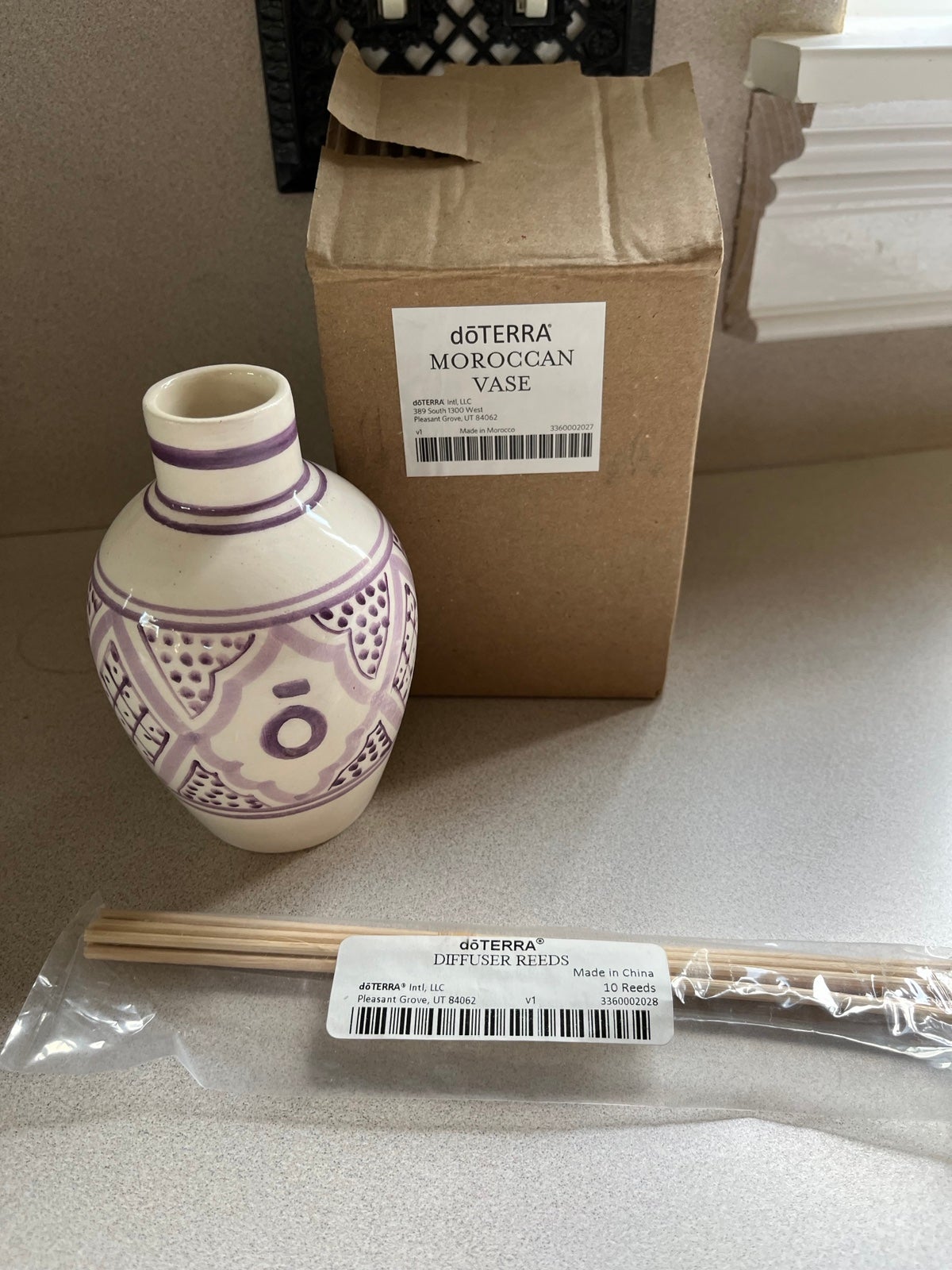 Doterra Moroccan vase and diffuser reeds NEW! Purple and white