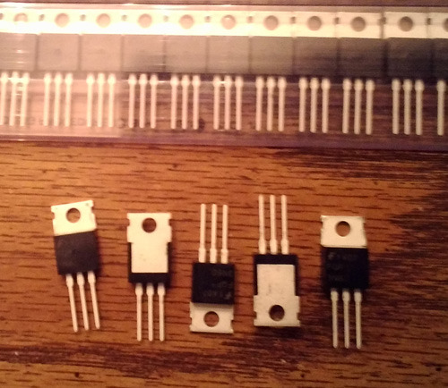 Lot of 100: Fairchild FQP3N60 :: FREE Shipping