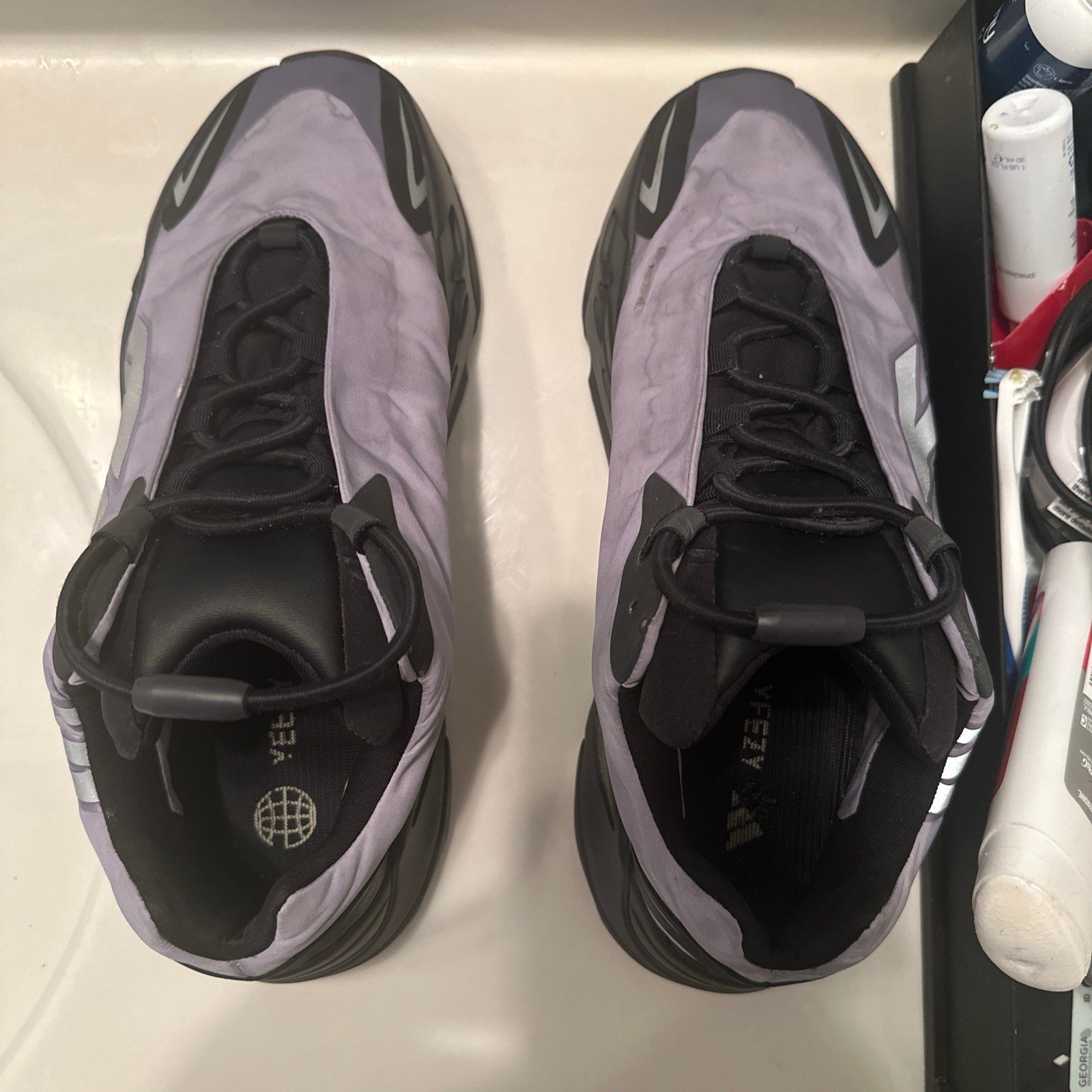 Yeezy 700 v3
