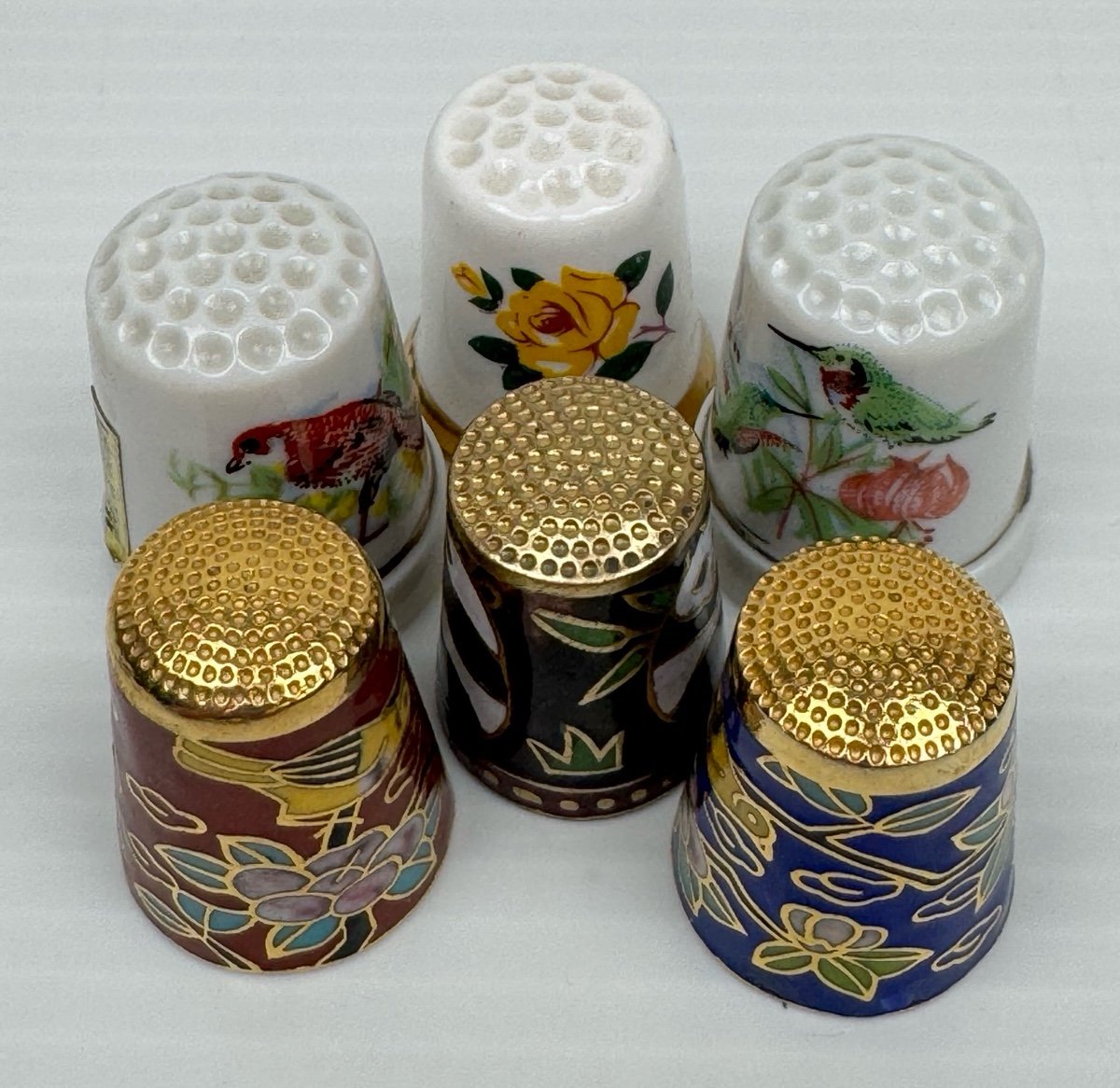 VTG Lot Of 6 Thimbles - 3 Brass And Enamel Cloisonne And 3 Ceramic Sewing Quilt