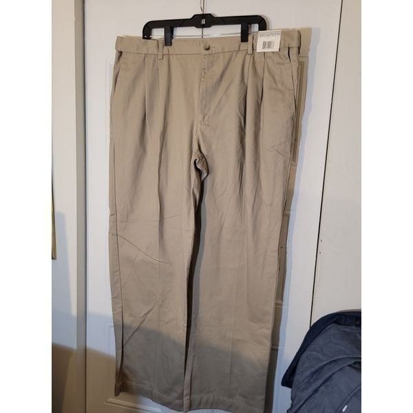 Architect Men's size 42x32 brown khaki Nwt men's dress /work pants 100 cotton