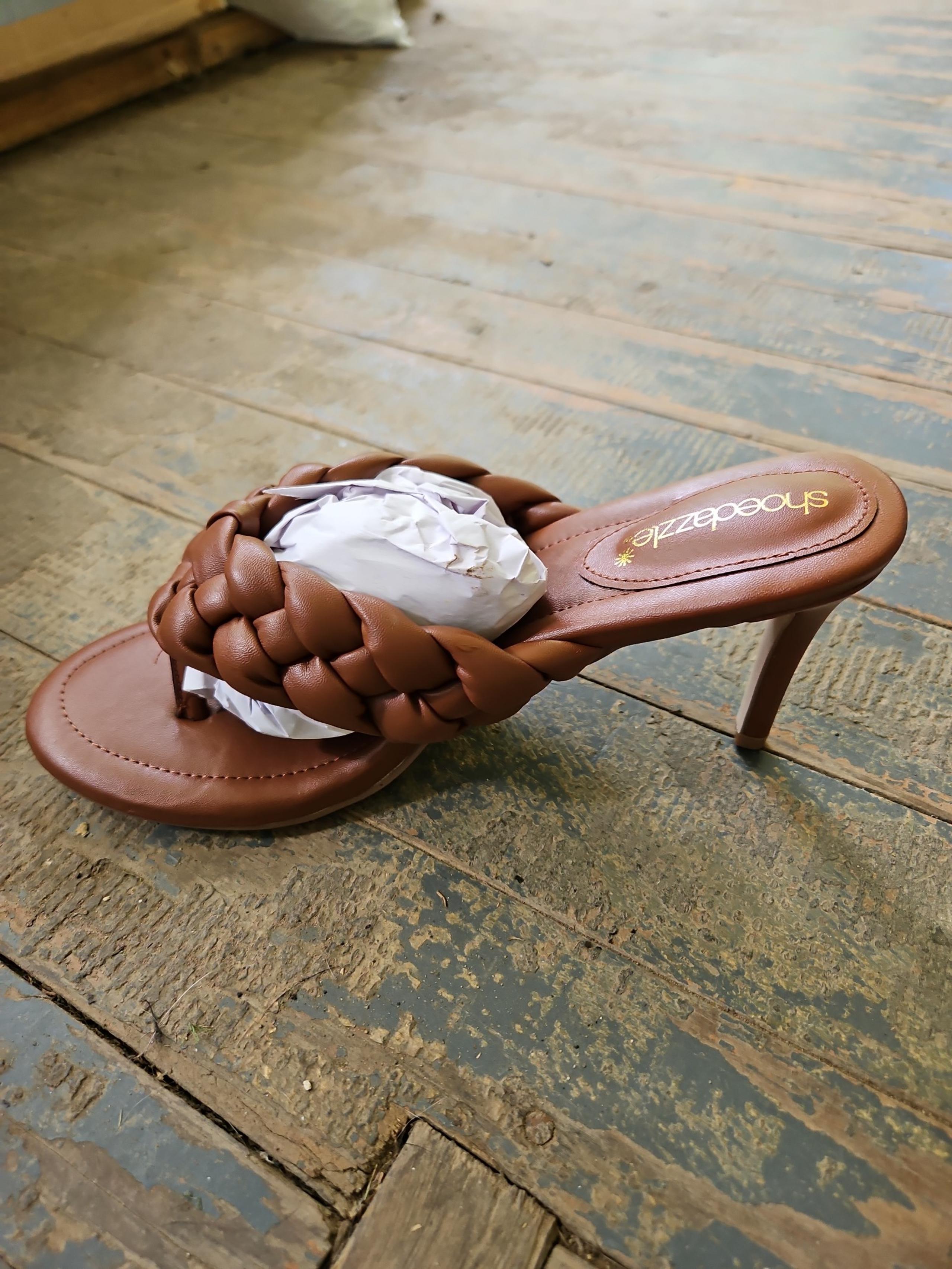 Shoe dazzle high heel Sandals