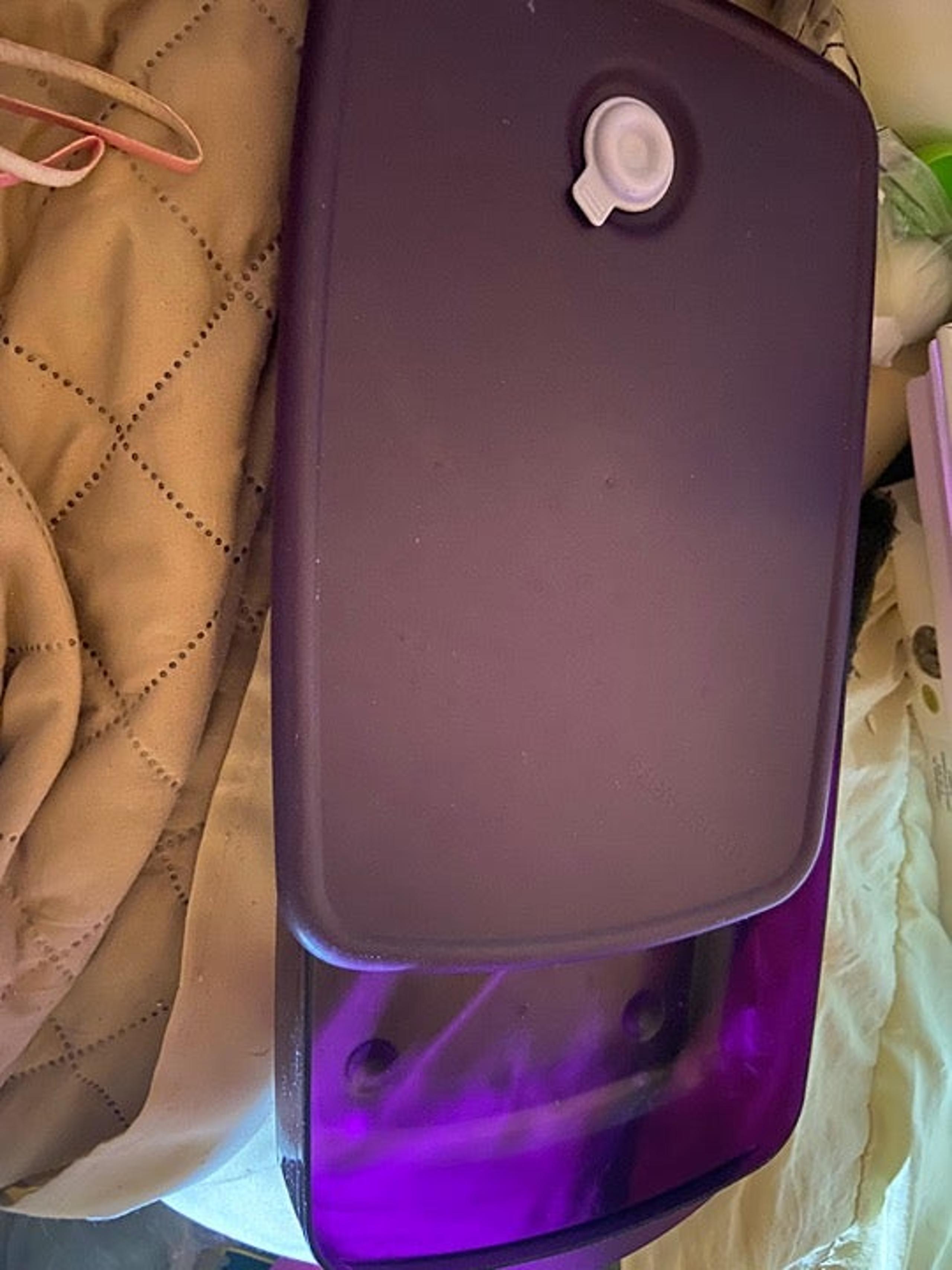 Tupperware Vent 'N Serve Large Shallow container in PURPLE!! Limited edition