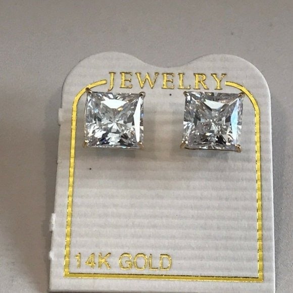 3 CT Stud Earrings