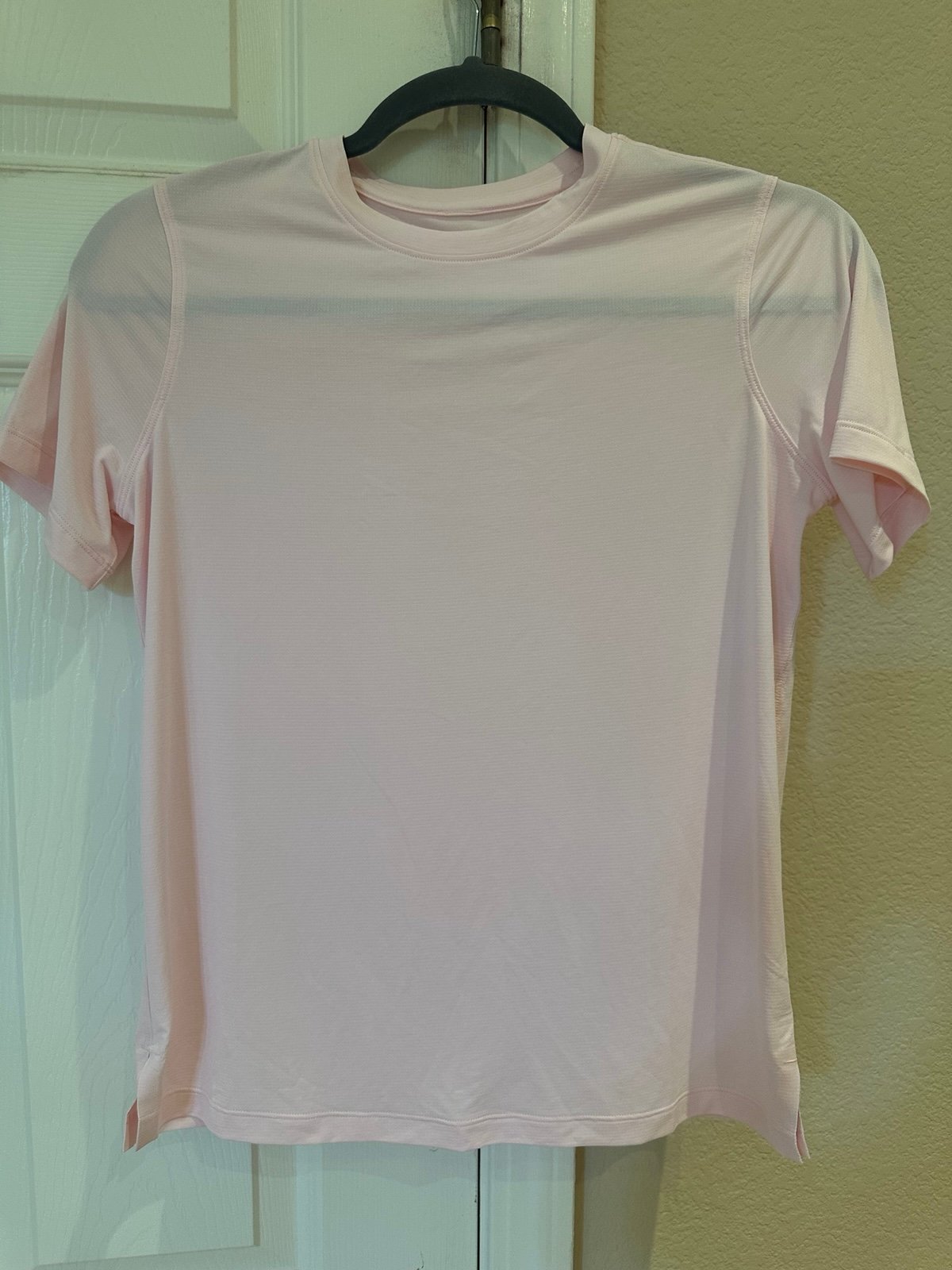 Lululemon T-shirt
