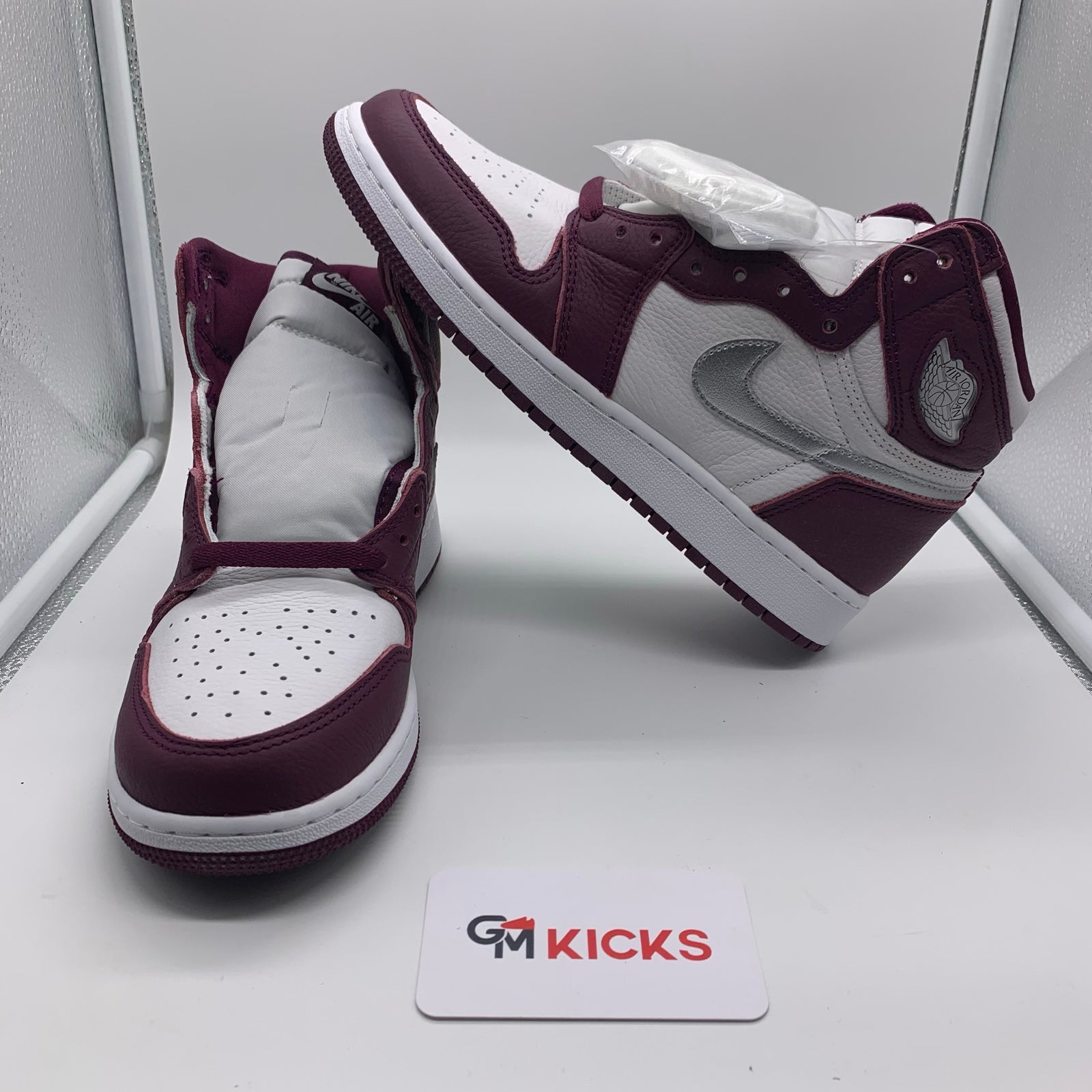 Air Jordan 1 Retro High OG Bordeax (GS) - Size 7Y/8.5W