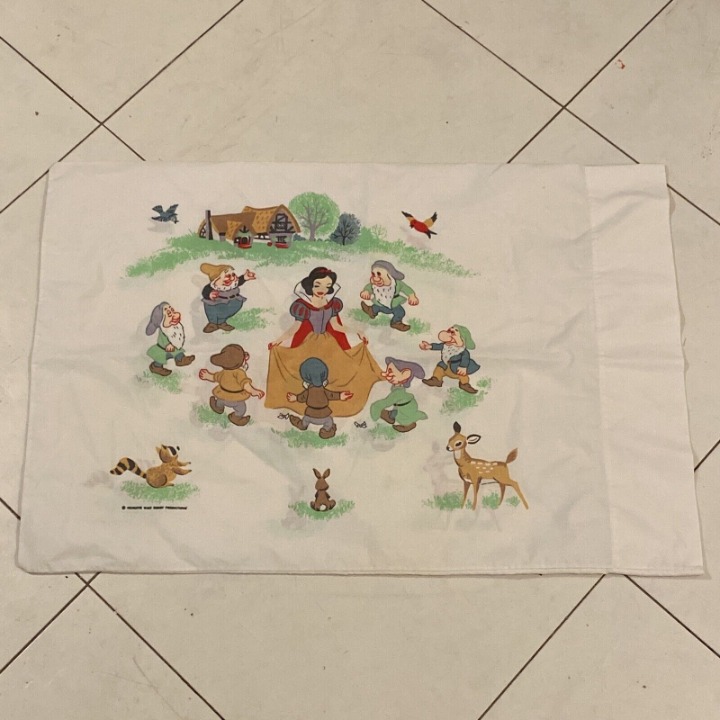 Vintage 1967 Walt Disney Snow White And The Seven Dwarfs Standard Pillow Case
