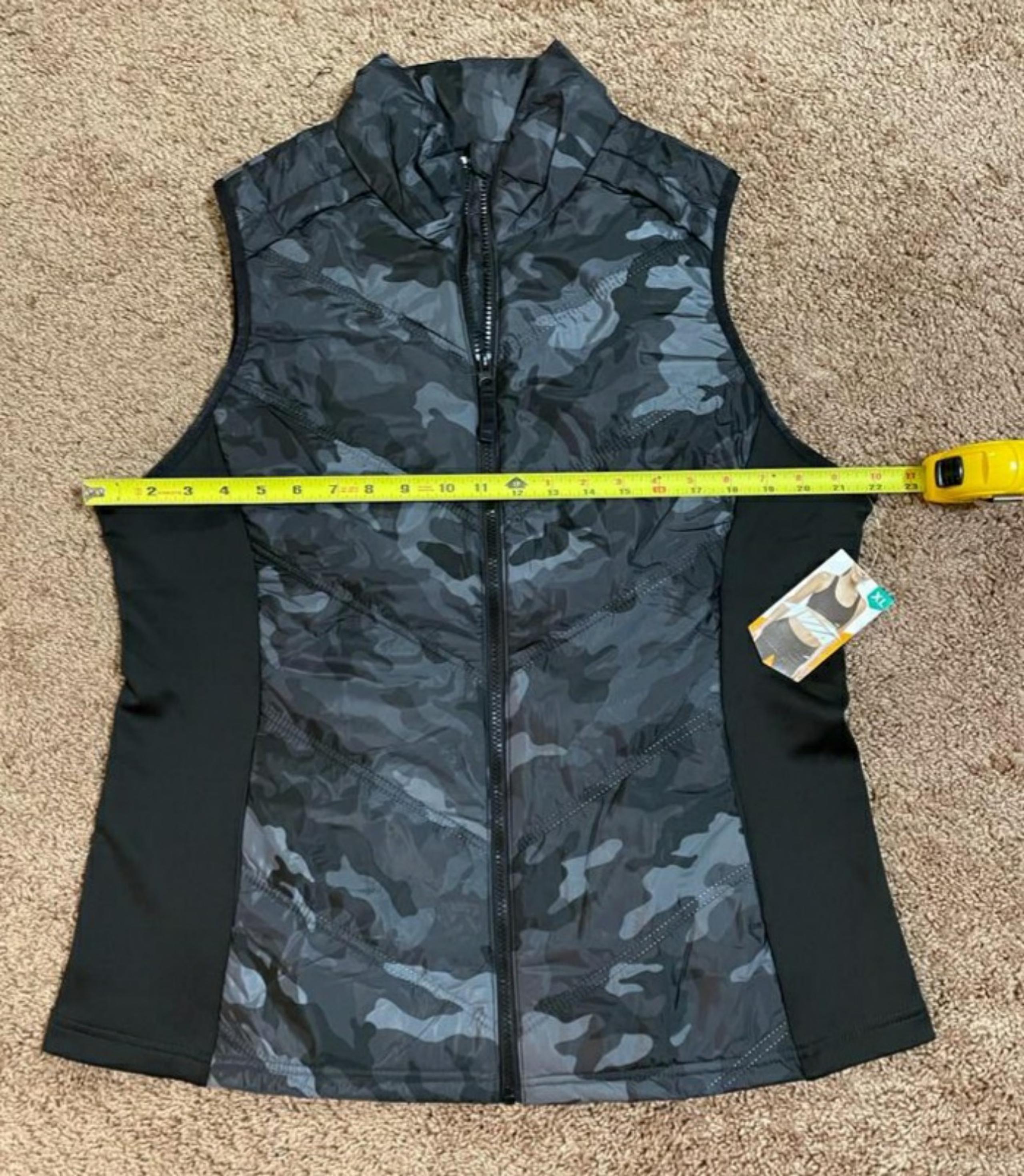 NWT Avia Women’s Jacket Size XL - Performance Quilted Zipper Vest