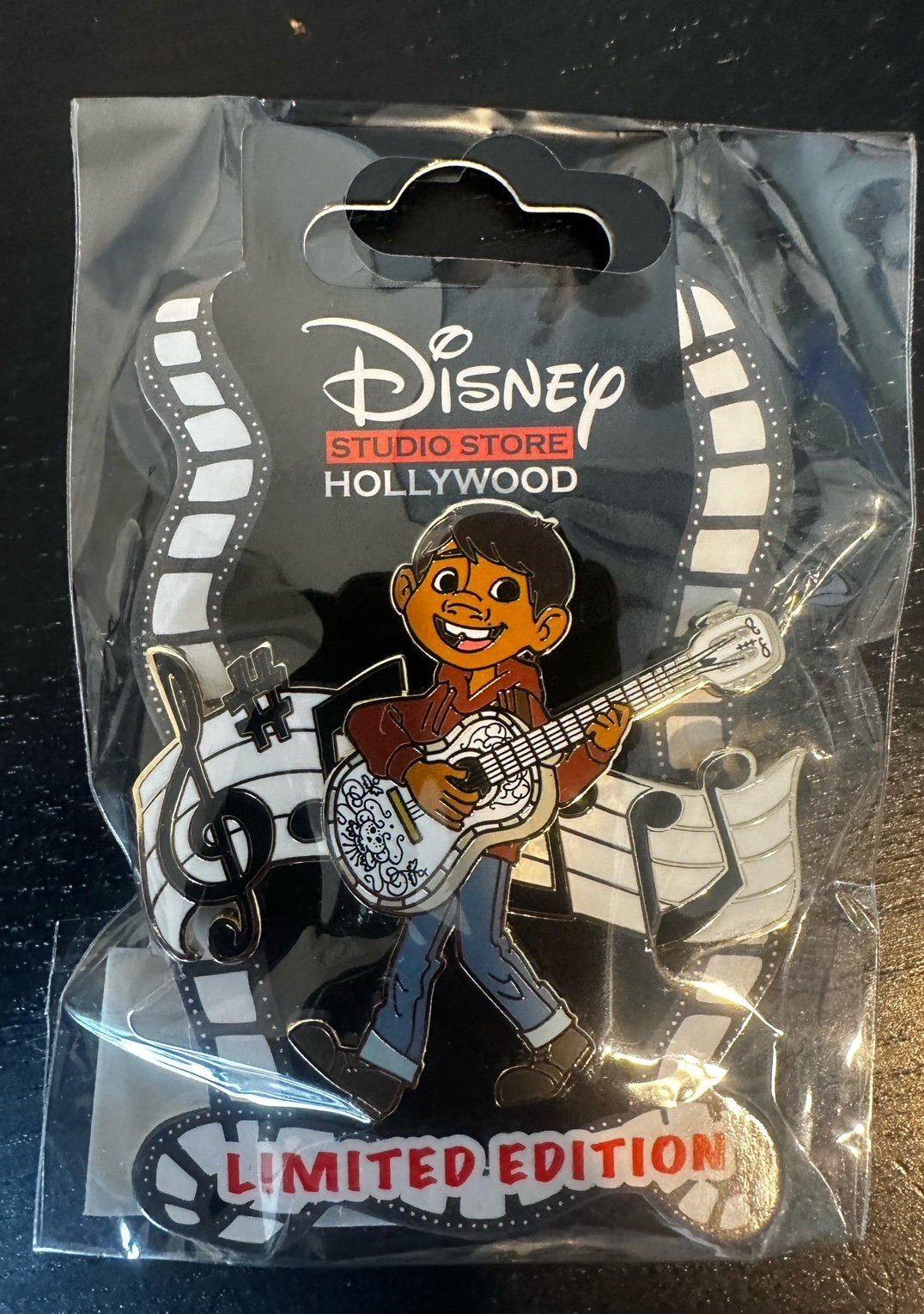 Disney D23 DSSH Instrumental Miguel Coco Music Notes LE Disney Pin